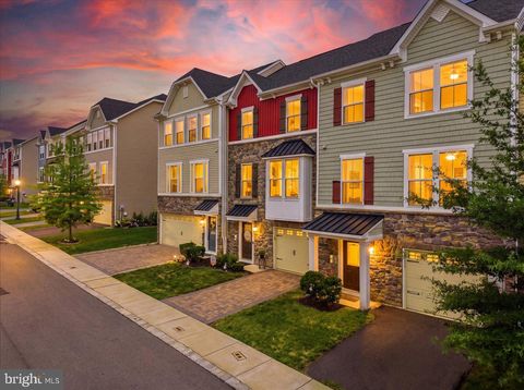 Townhouse For Sale - 2396 Emanuel Court<br/> Northampton County, EASTON, PA 18045