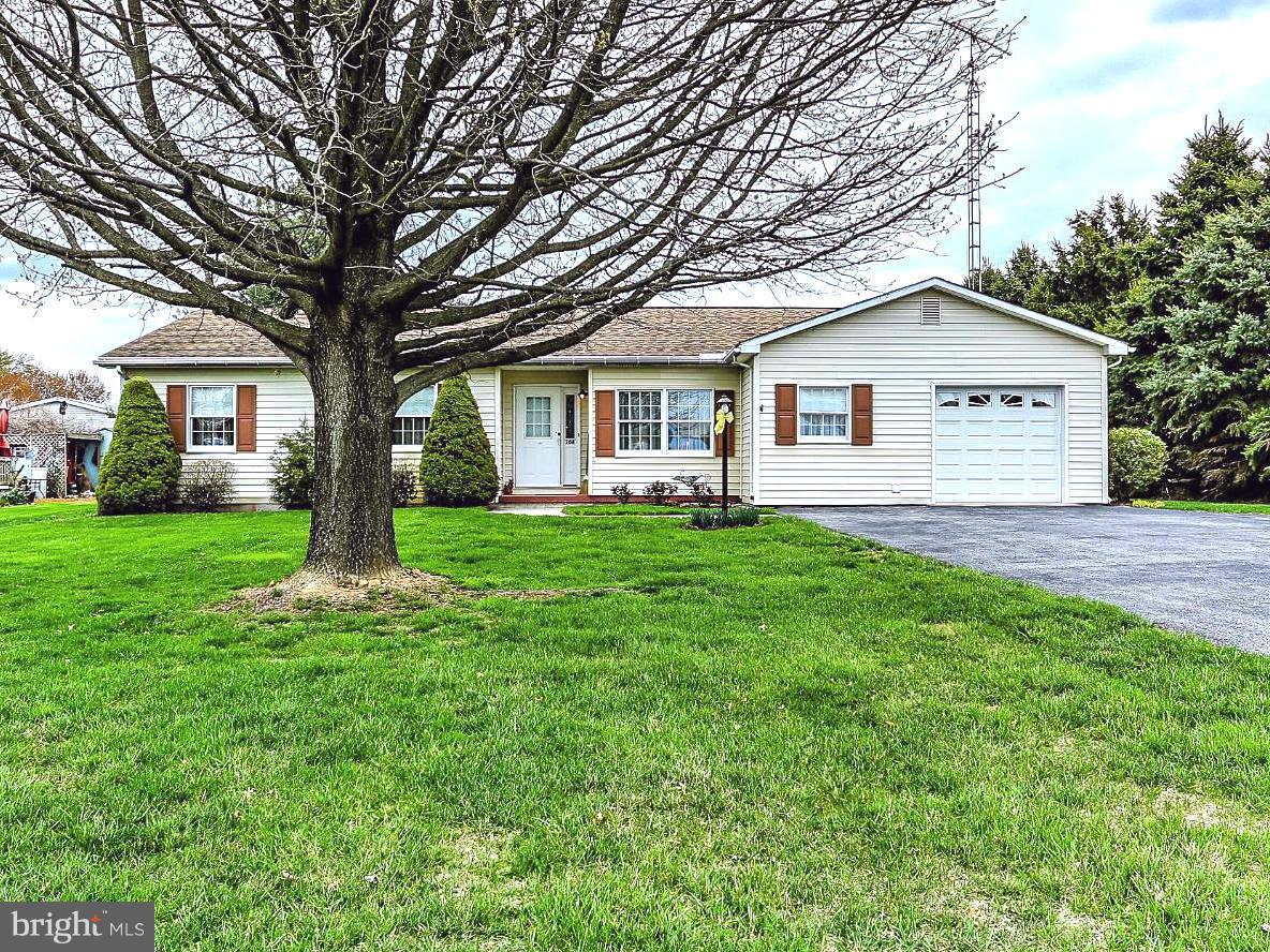 Feels Like Home! Wonderful 3 Bedroom 2 Bath Rancher style home features a cozy living room, formal dining room, island kitchen, huge family room with fireplace, additional dining area with open window to kitchen, and a relaxing screened in porch to enjoy the beautiful weather that's ahead! Attached one car garage and large drive way for plenty of parking. Schedule your showing today!