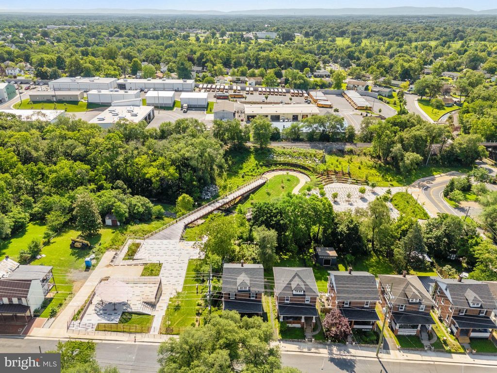 Photo of 720 S Kent Street, WINCHESTER, VA 22601 (MLS # VAWI2010052)