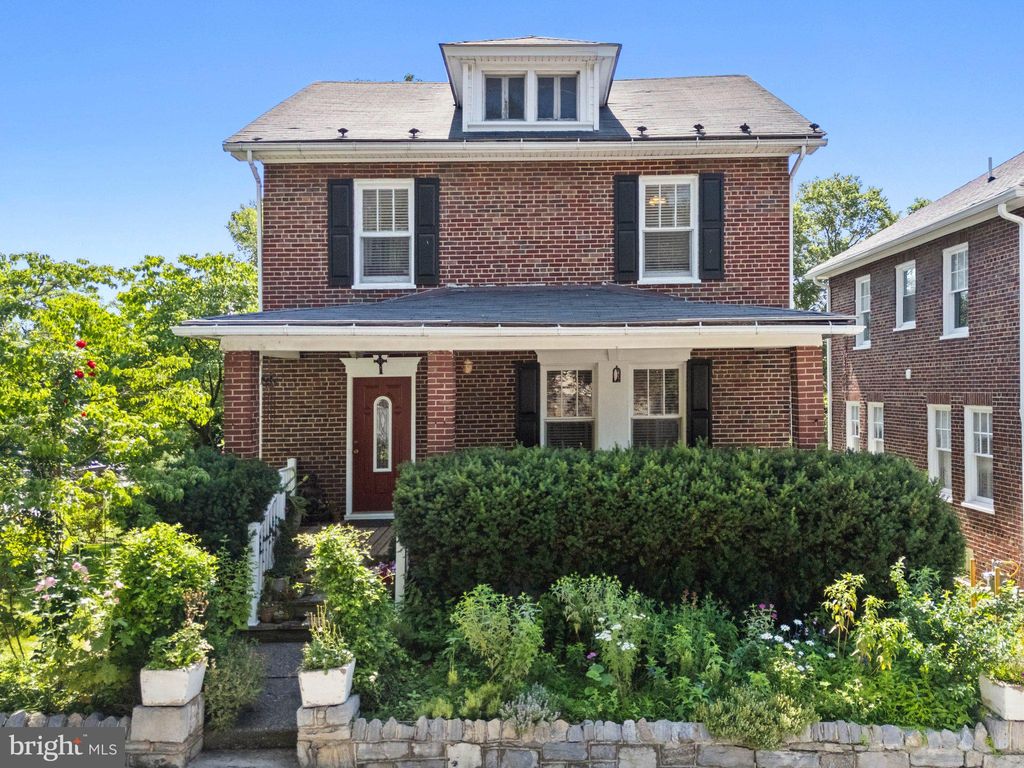 Photo of 720 S Kent Street, WINCHESTER, VA 22601 (MLS # VAWI2010052)