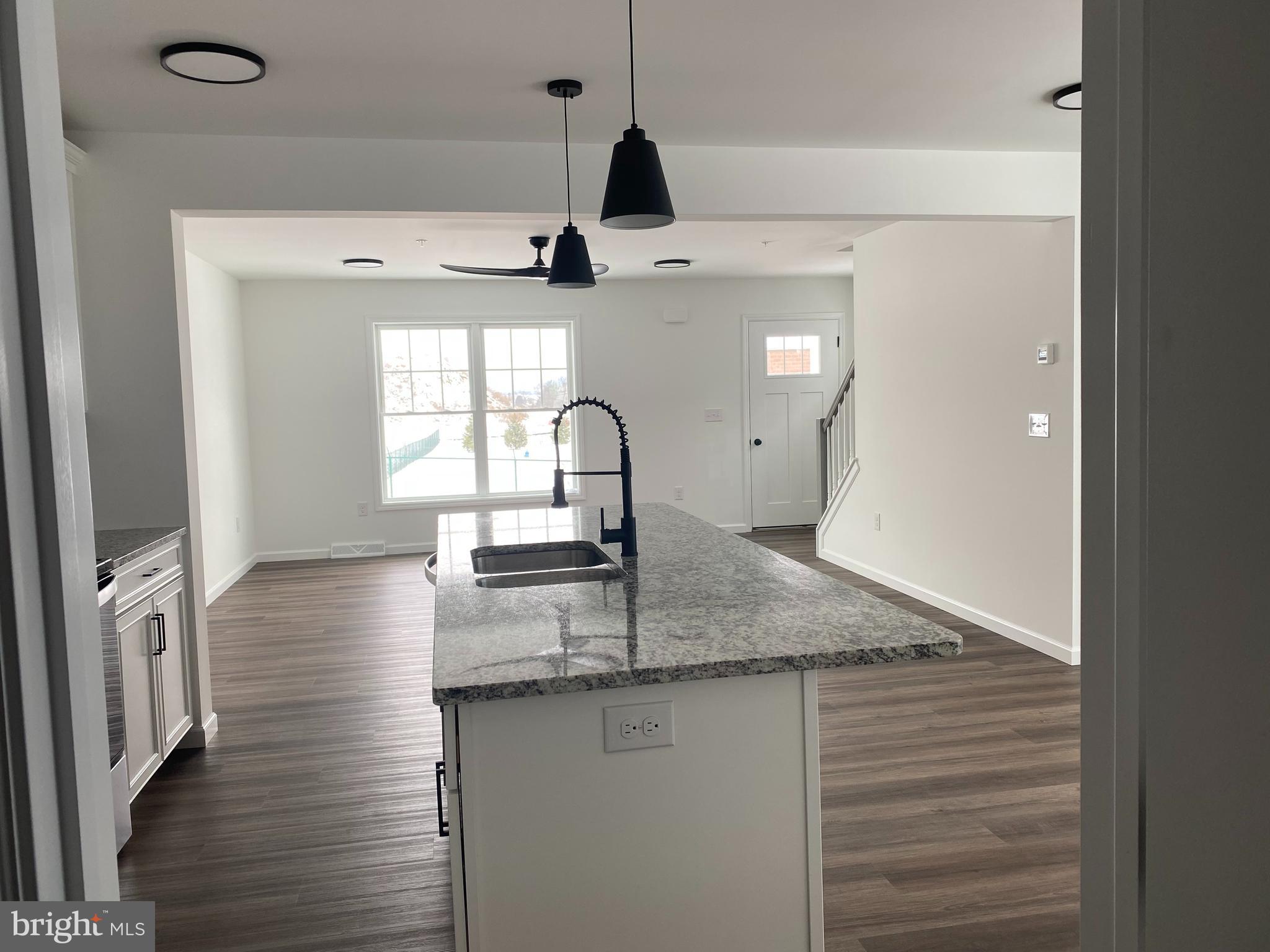 STONEGATE COMMONS - Residential