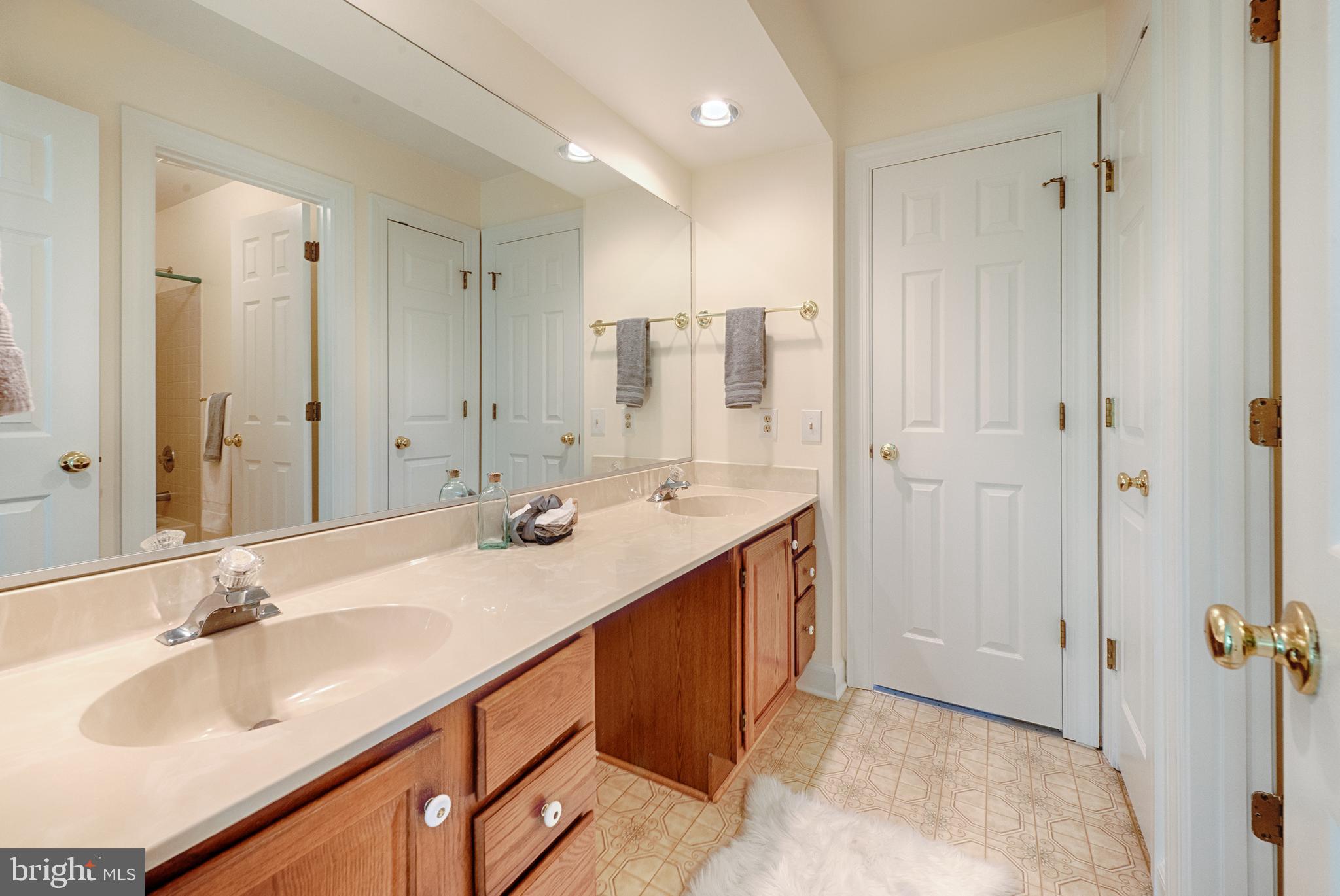 CAMPUS HILLS FARMS - Residential