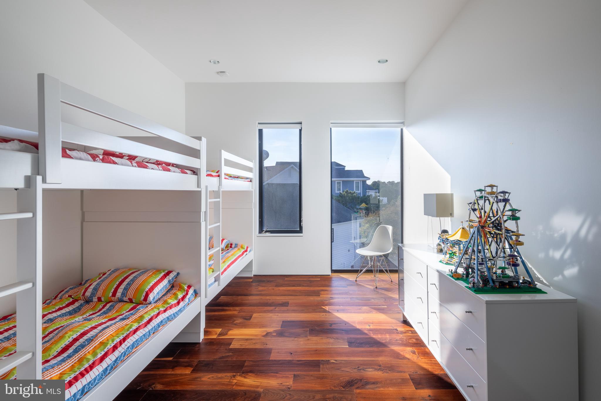 SEA DEL ESTATES - Residential