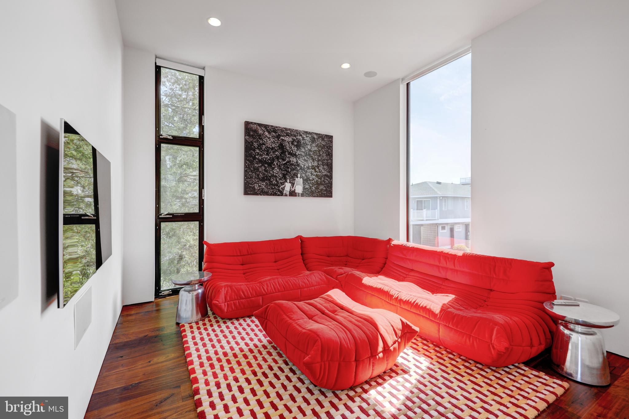 SEA DEL ESTATES - Residential