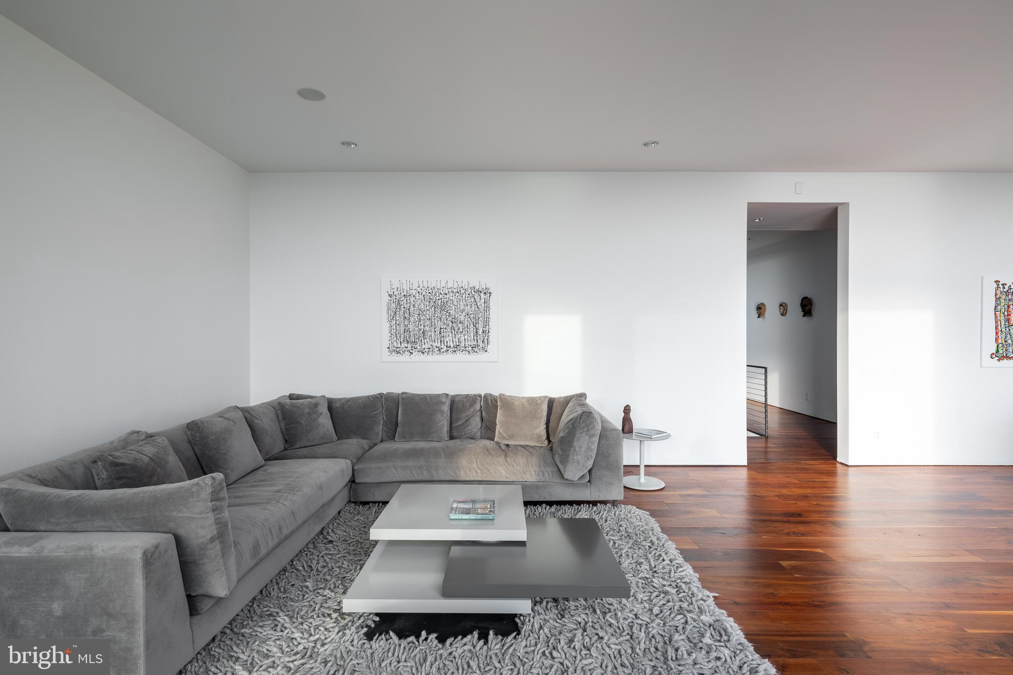 SEA DEL ESTATES - Residential