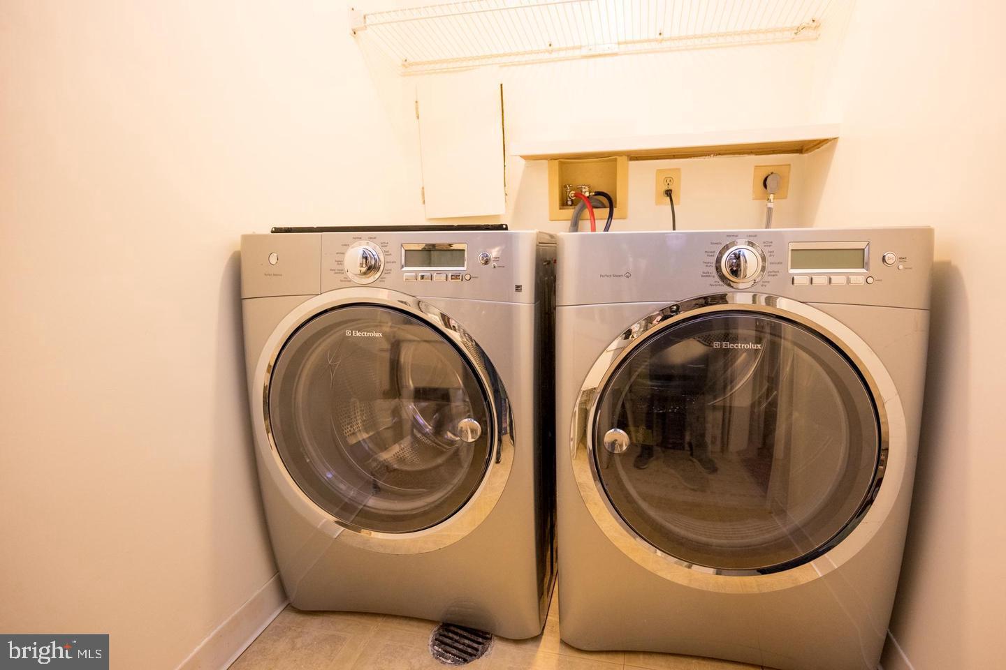 ASHBURN VILLAGE - Residential Lease