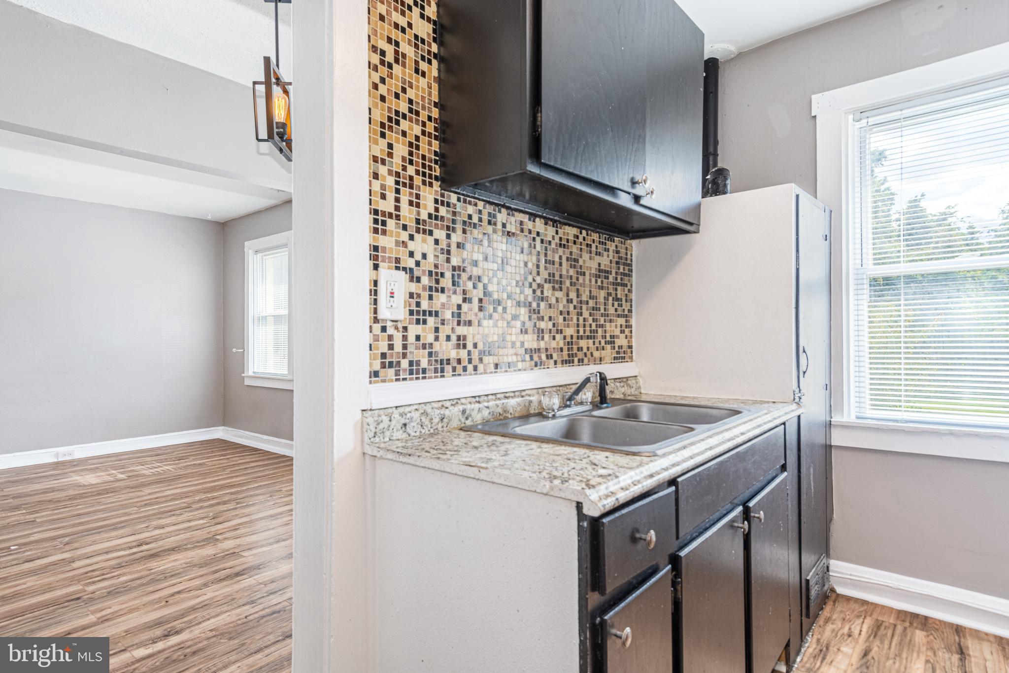 MIDDLE RIVER - Residential Lease