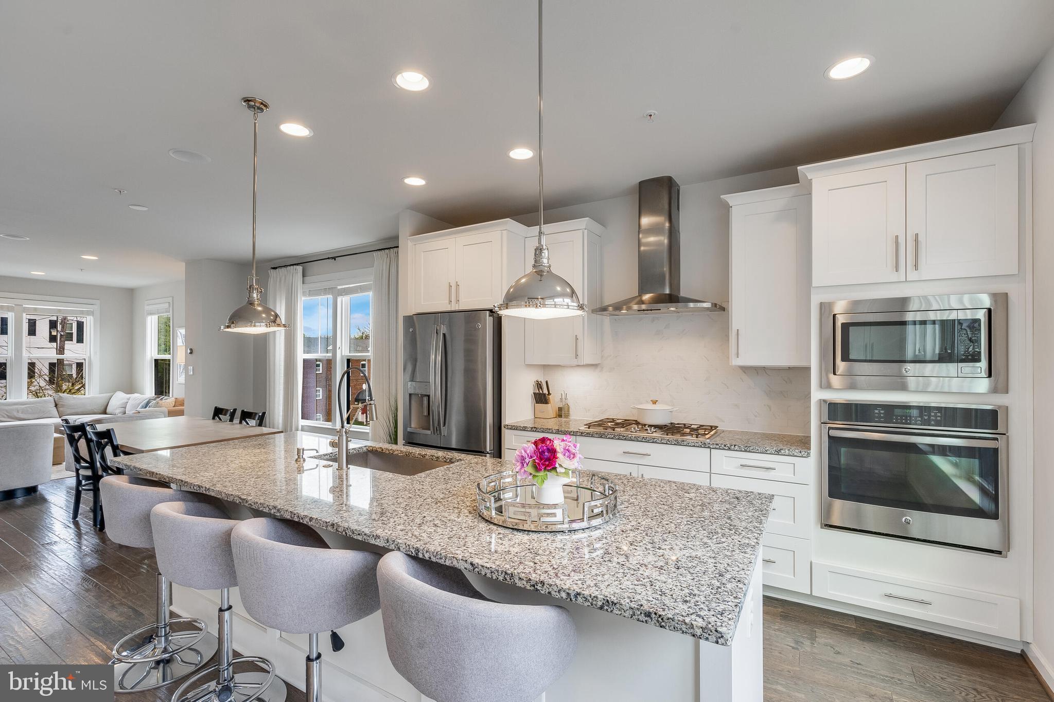 ARLINGTON ROW - Residential