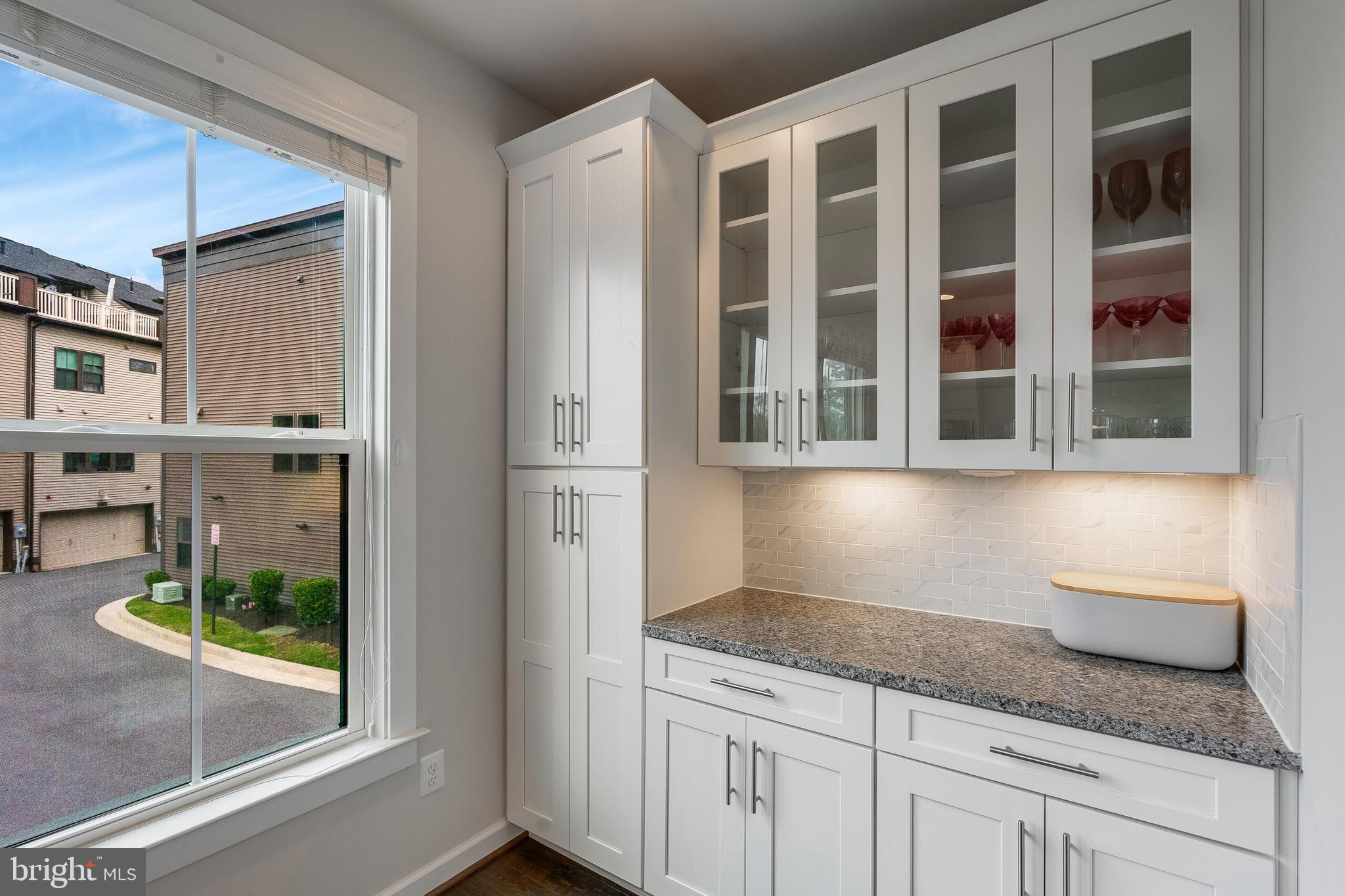 ARLINGTON ROW - Residential