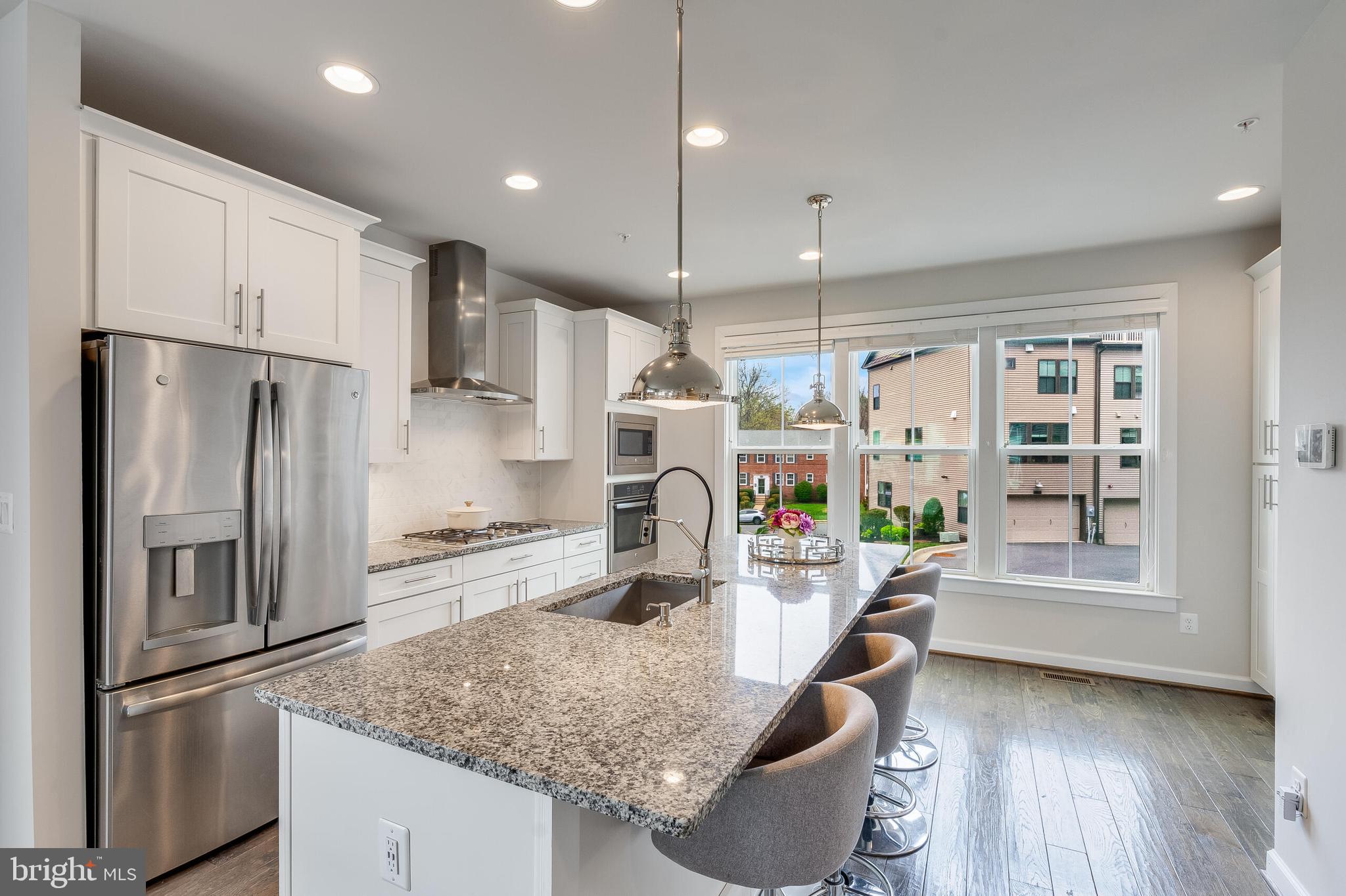 ARLINGTON ROW - Residential