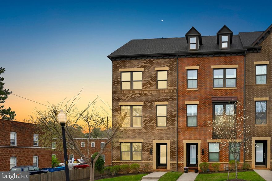 offer came in prior to listing- agent was neighbor and caught wind of it through grape vine in neighborhood.