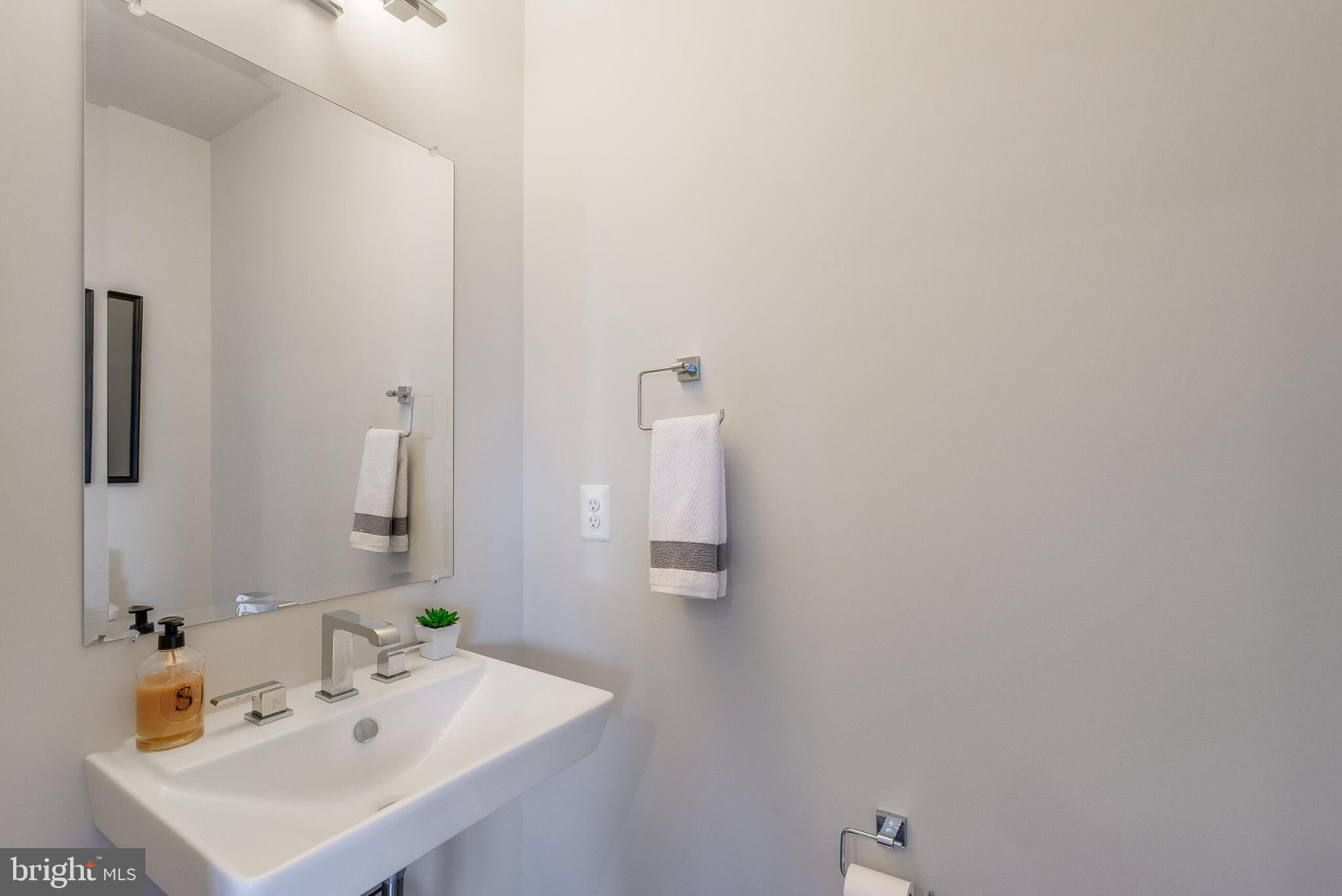 ARLINGTON ROW - Residential