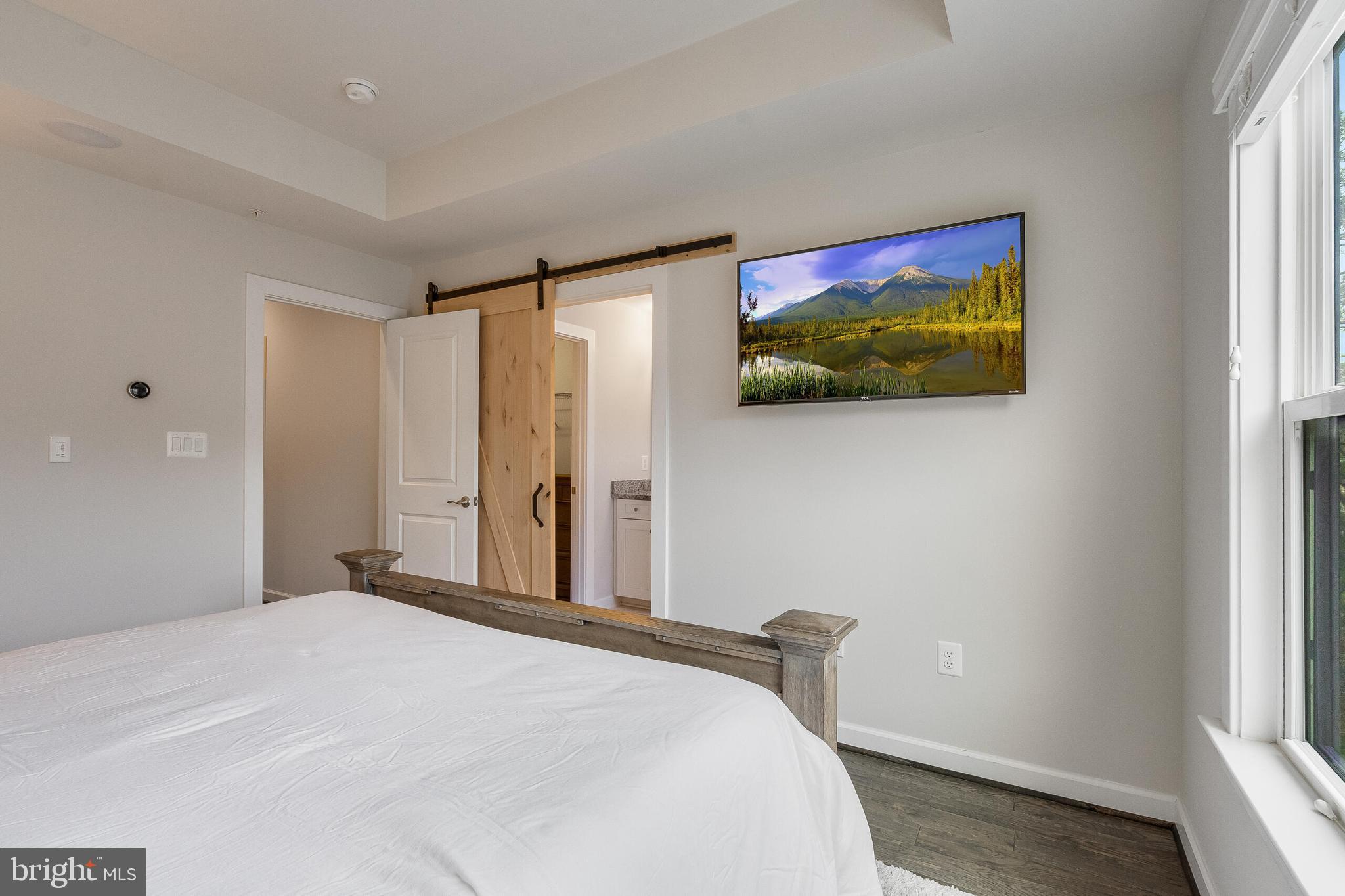 ARLINGTON ROW - Residential