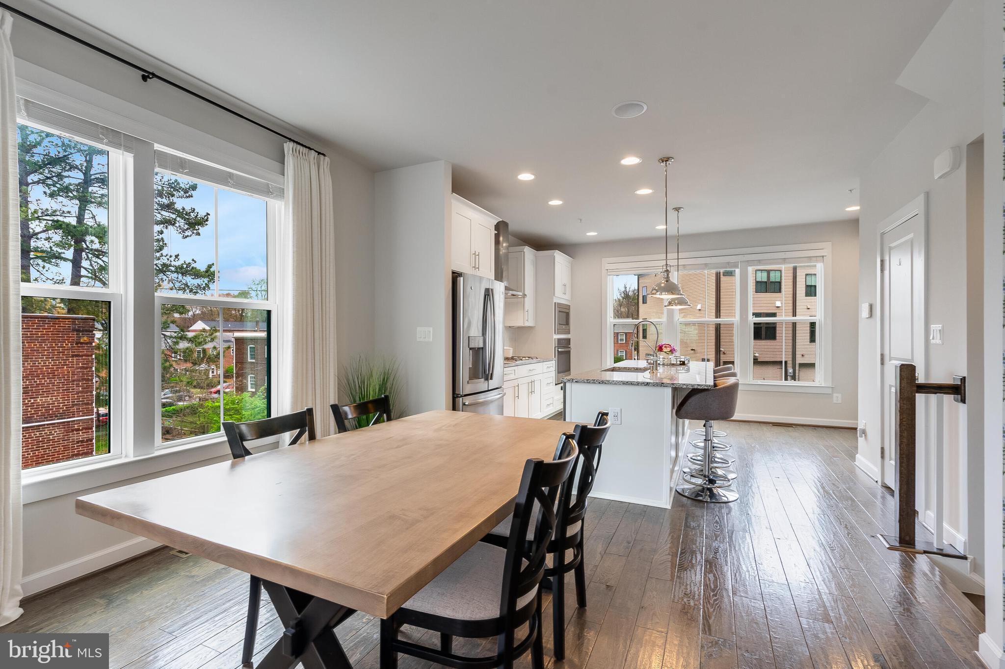 ARLINGTON ROW - Residential