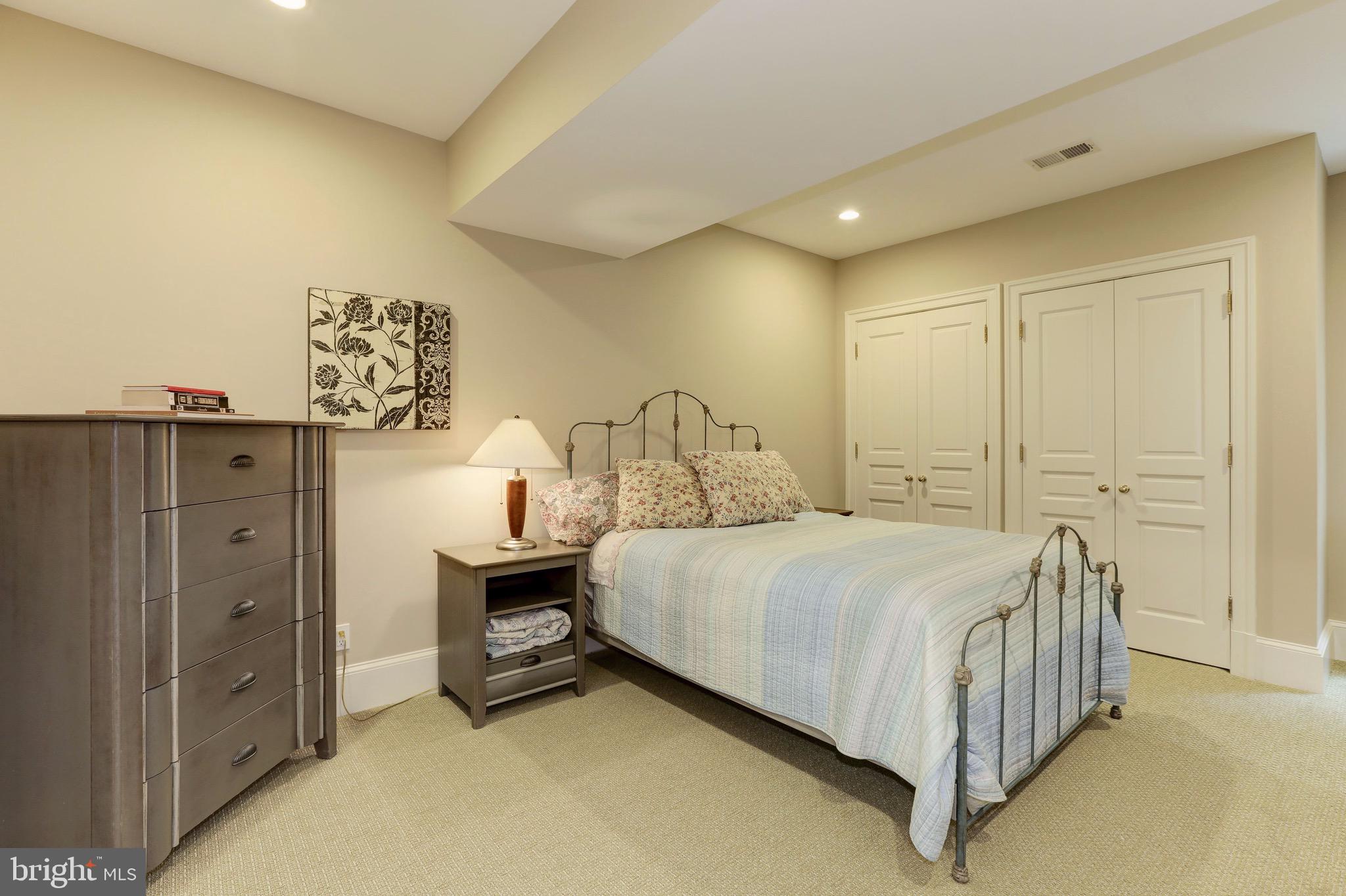 CHEVY CHASE VILLAGE - Residential