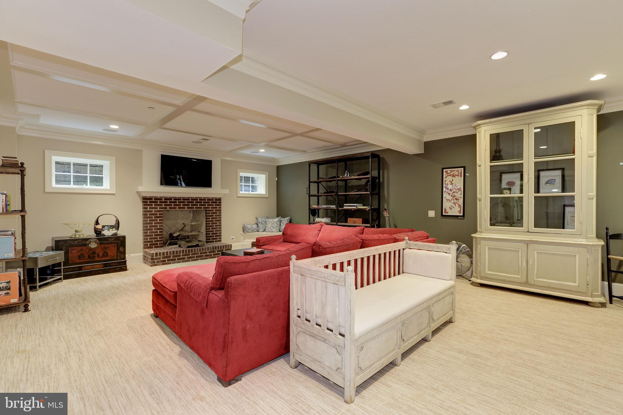 CHEVY CHASE VILLAGE - Residential