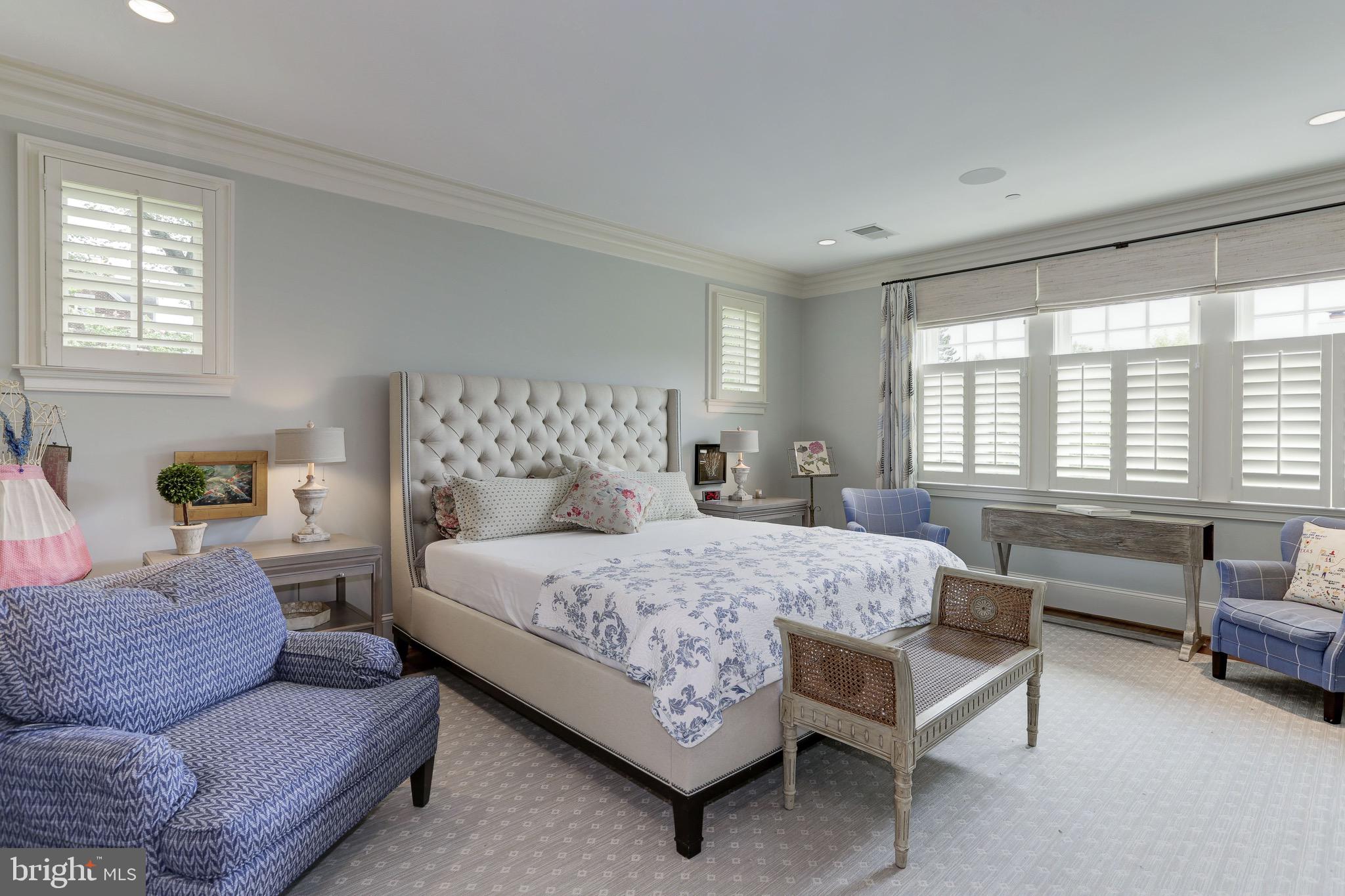 CHEVY CHASE VILLAGE - Residential