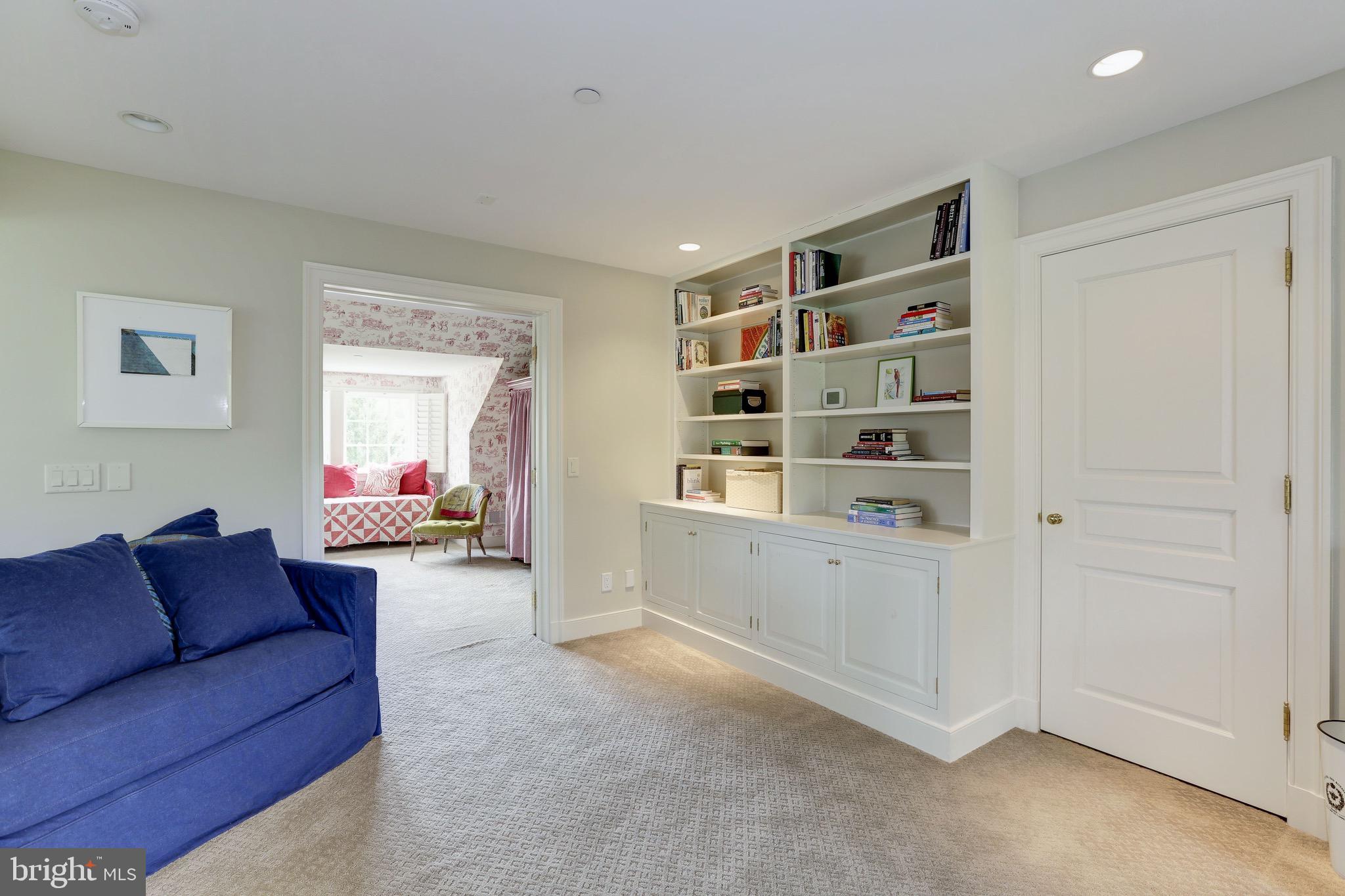 CHEVY CHASE VILLAGE - Residential