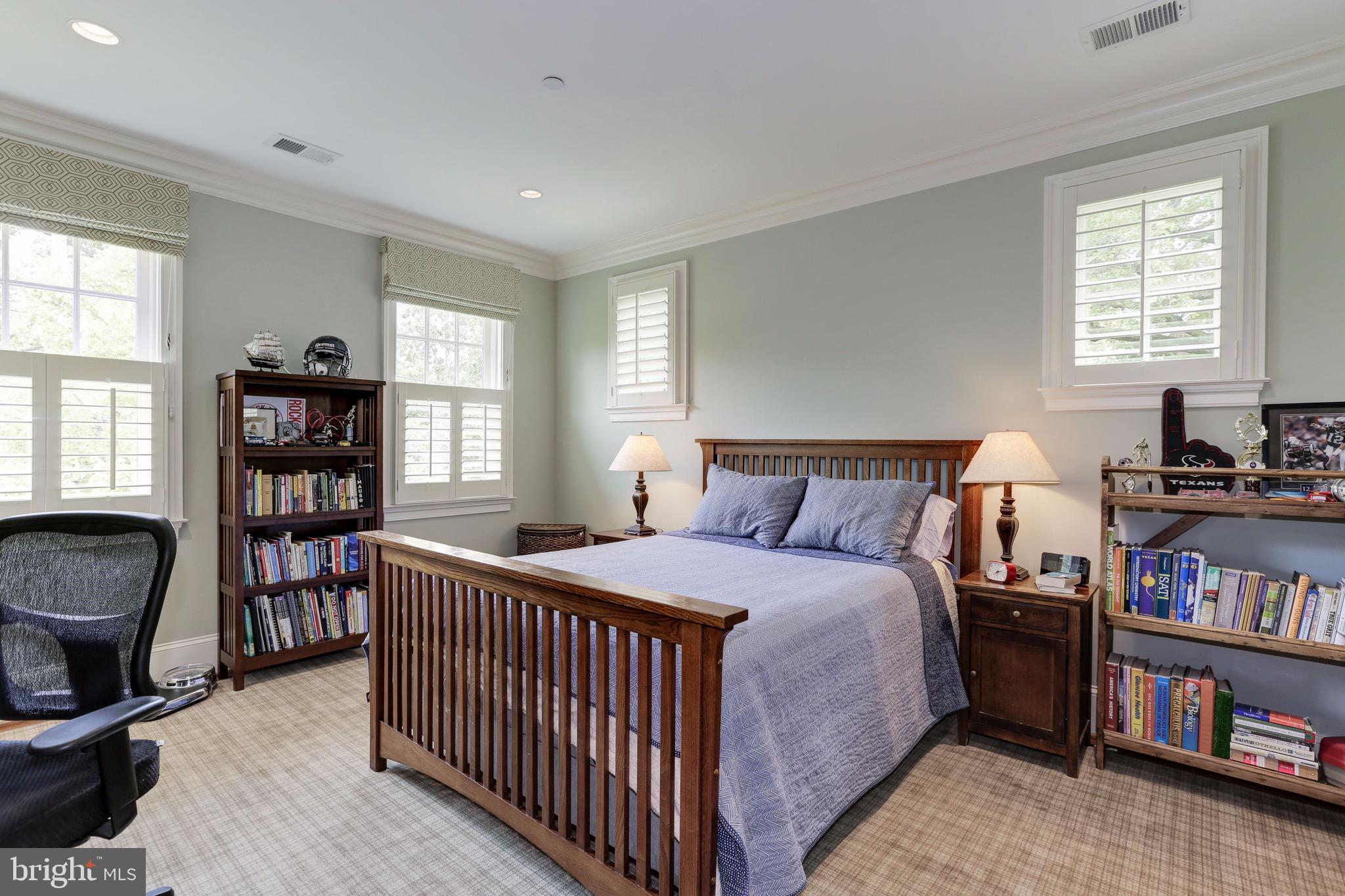 CHEVY CHASE VILLAGE - Residential