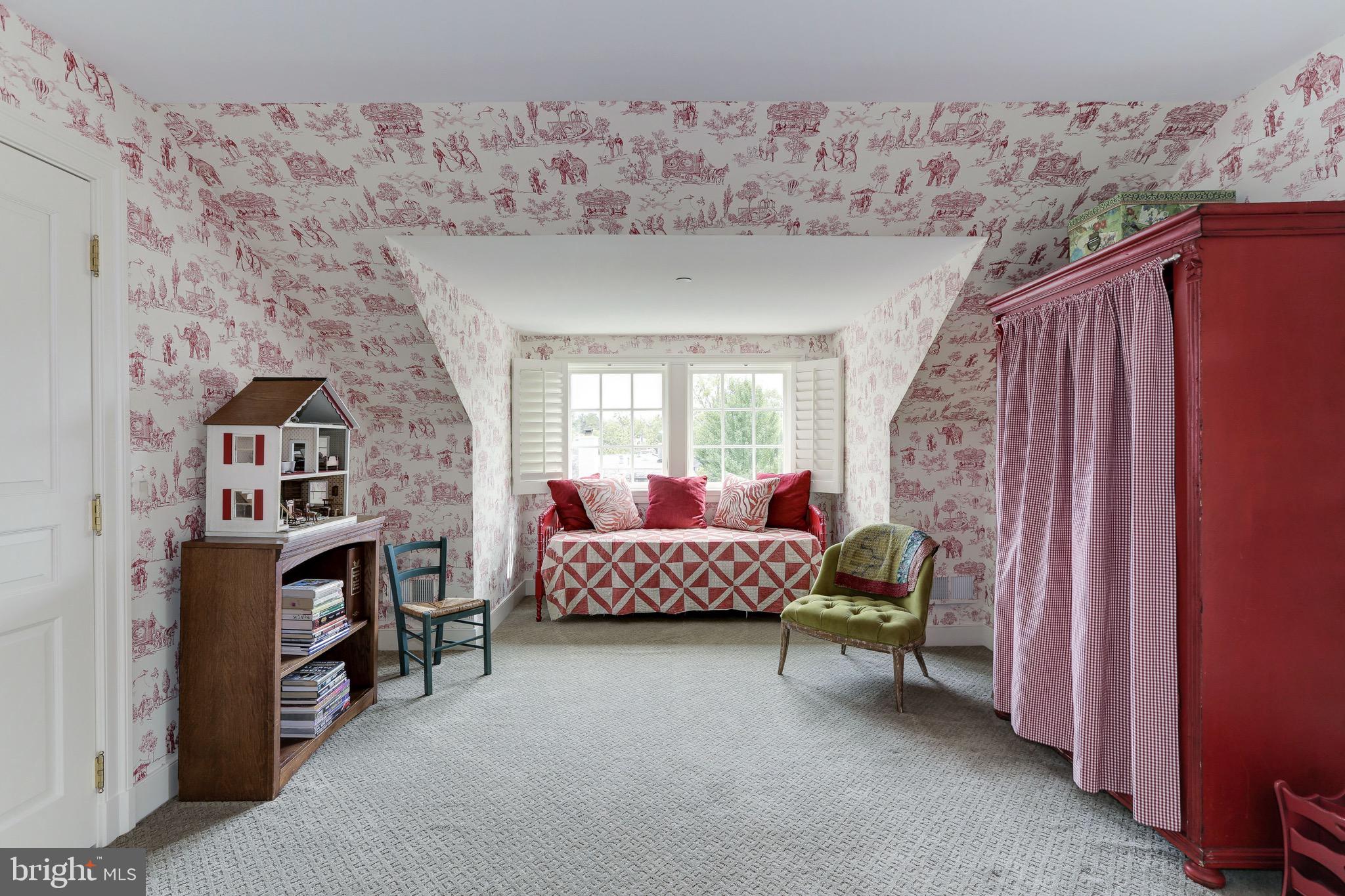 CHEVY CHASE VILLAGE - Residential