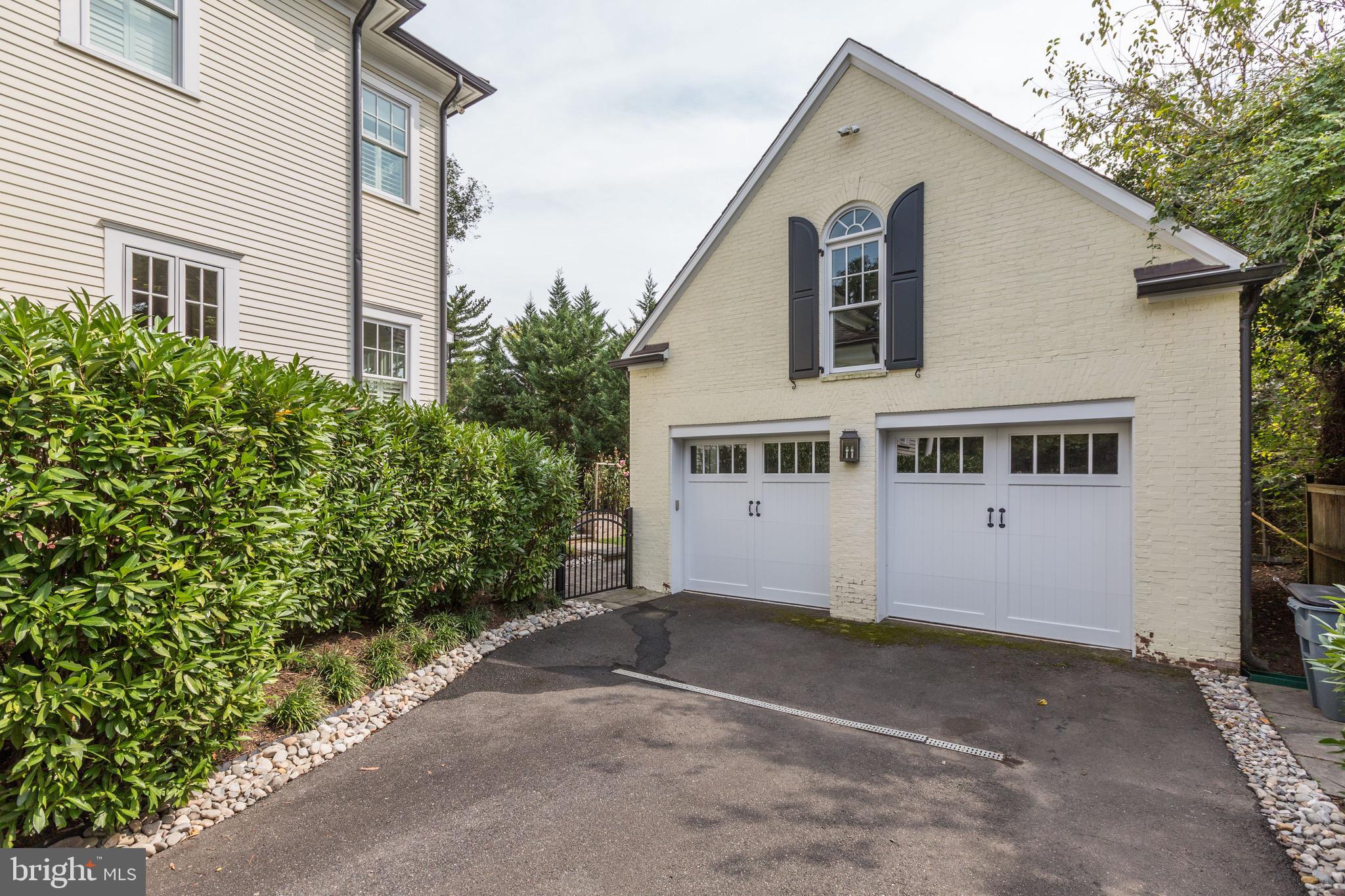 CHEVY CHASE VILLAGE - Residential