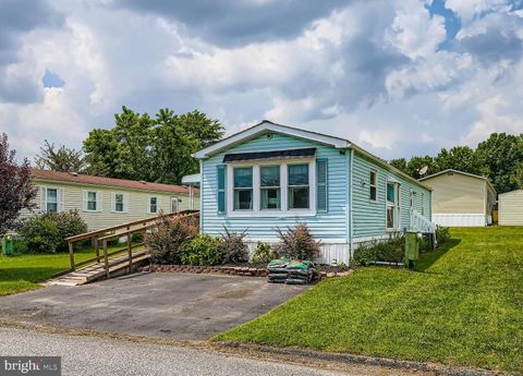 Mobile Home For Sale - 141 Cowhide Circle<br/> MIDDLE RIVER, MD 21220