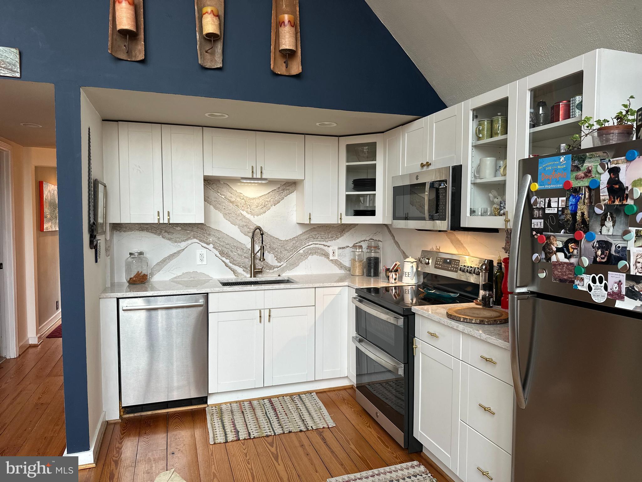 BLUE MOUNTAIN - Residential