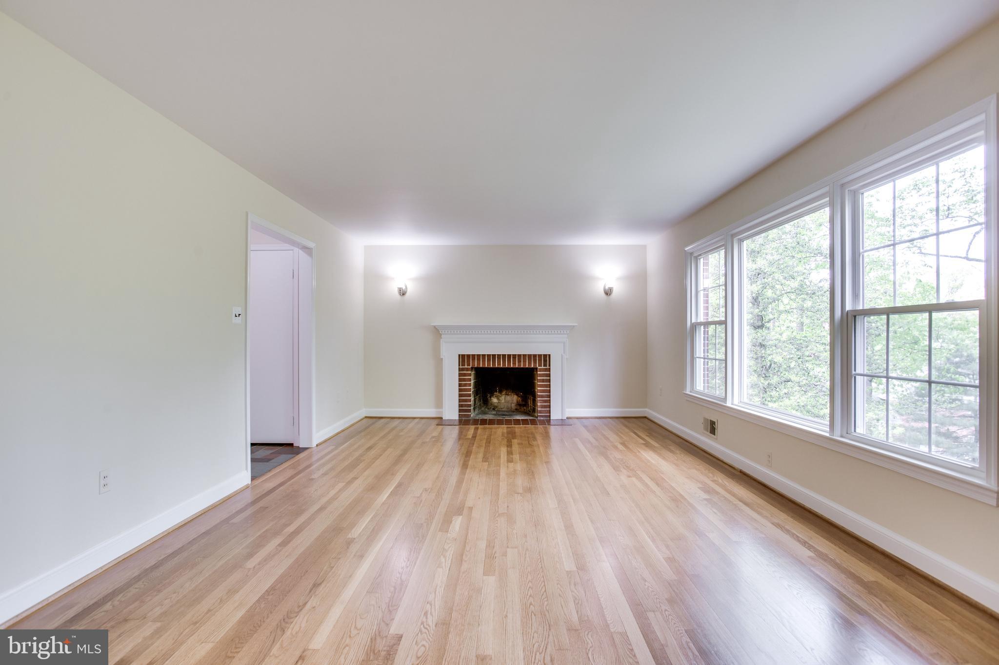 MONTROSE WOODS - Residential