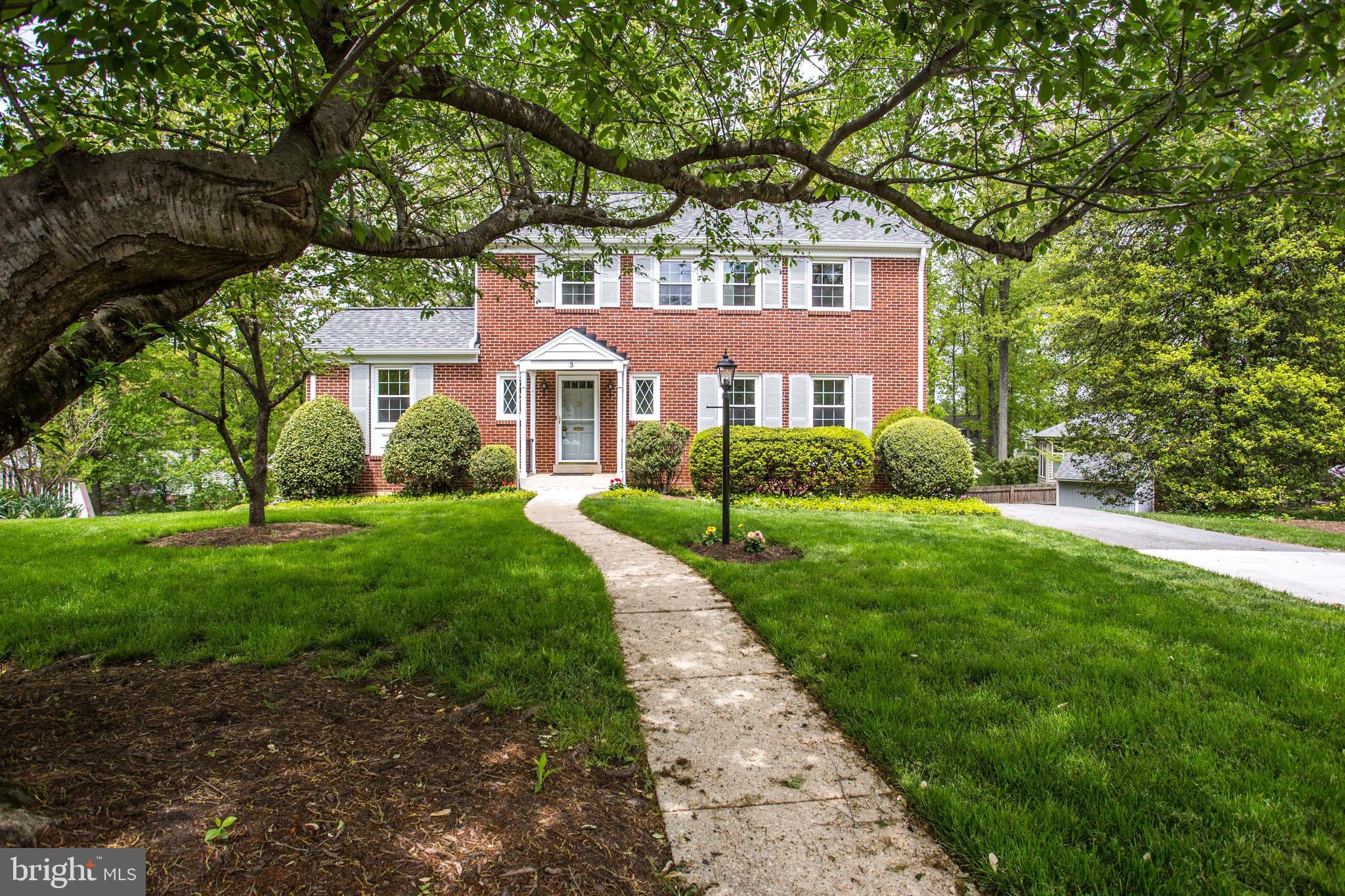 MONTROSE WOODS - Residential