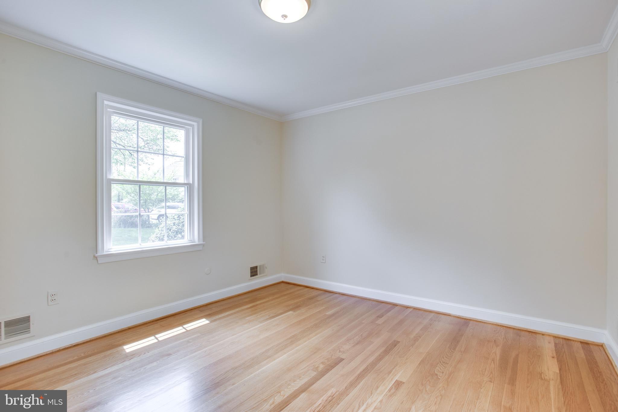 MONTROSE WOODS - Residential