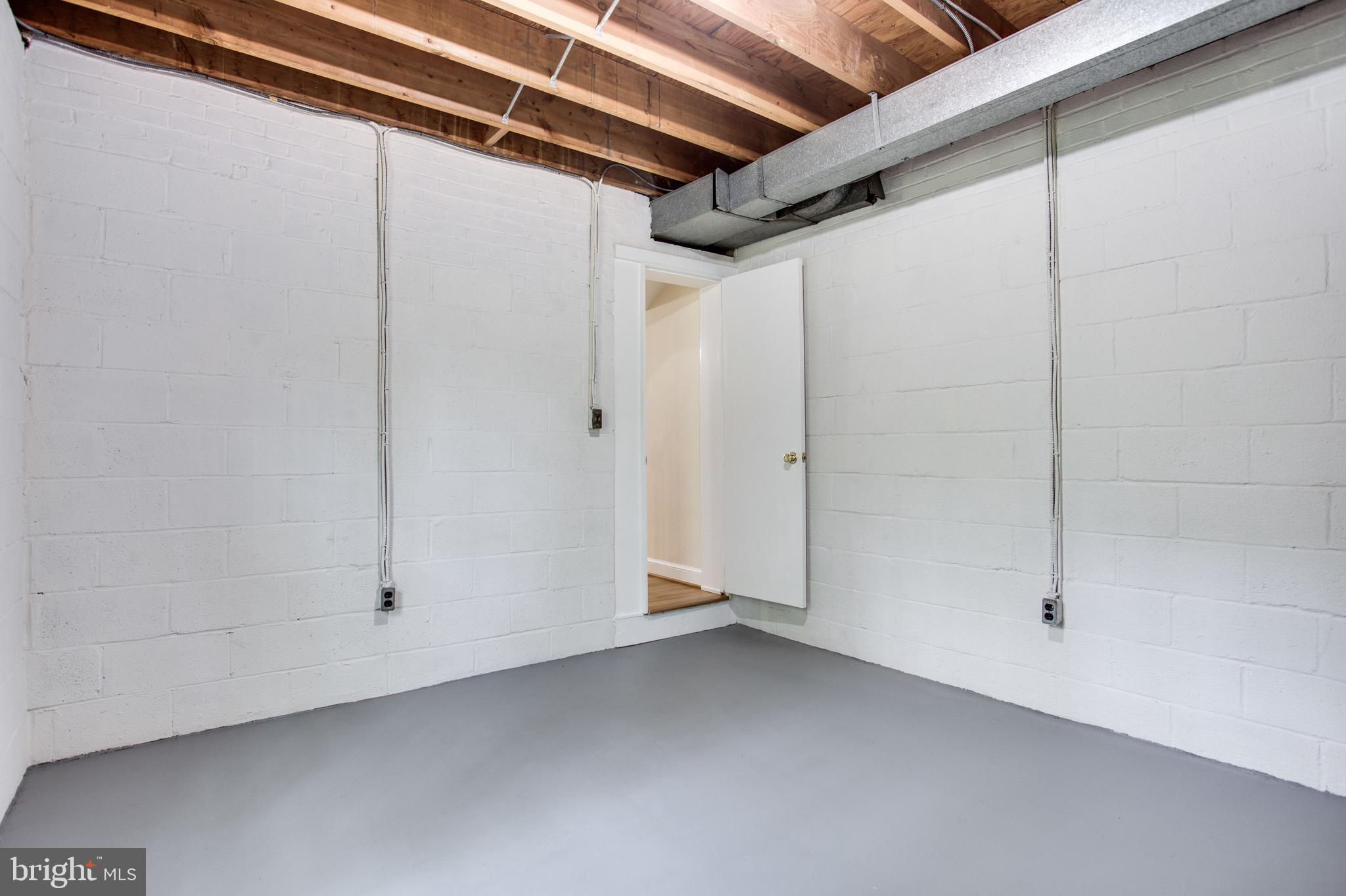 MONTROSE WOODS - Residential