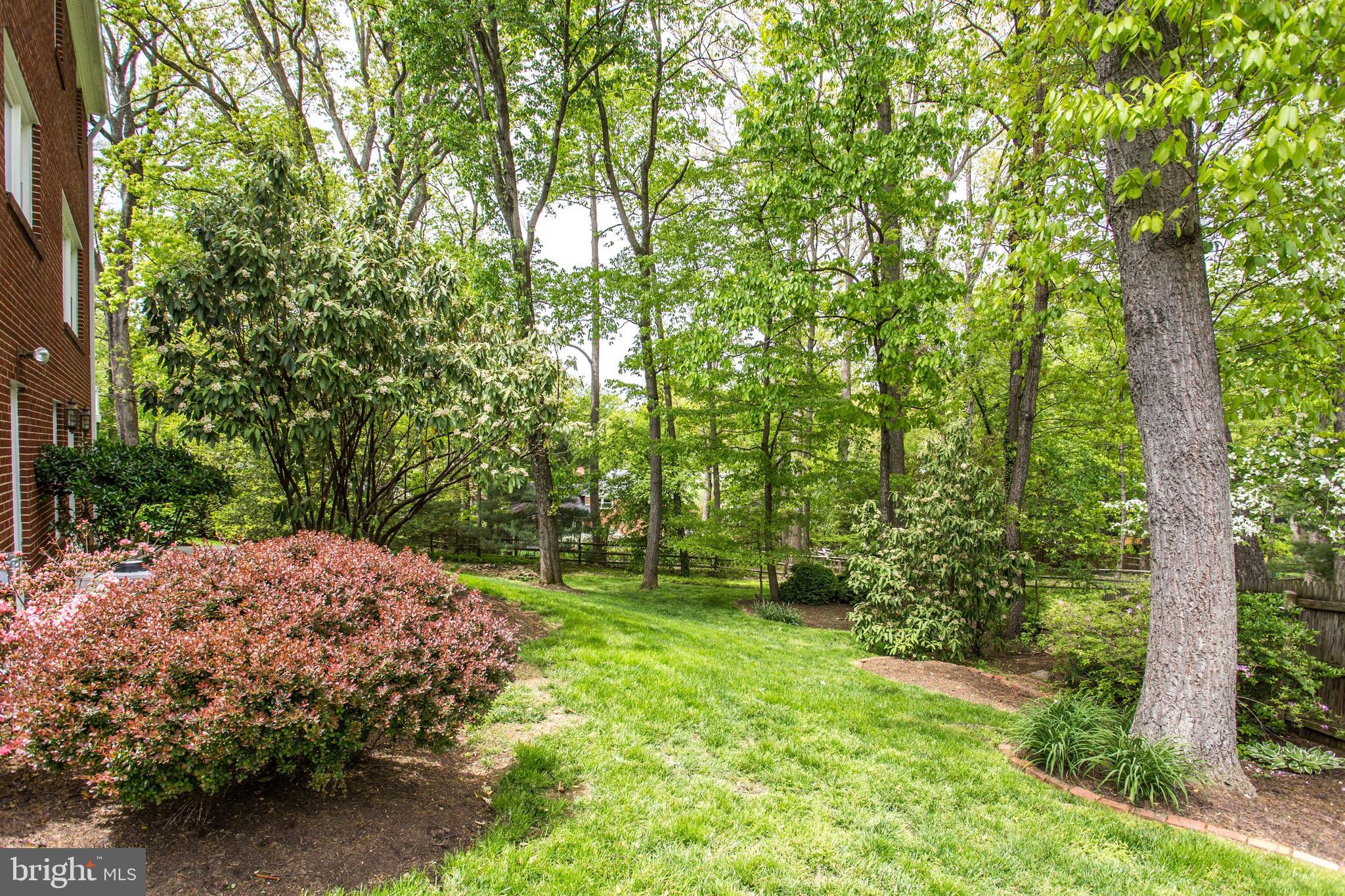 MONTROSE WOODS - Residential