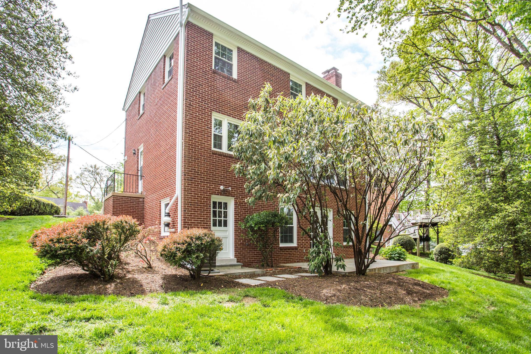 MONTROSE WOODS - Residential