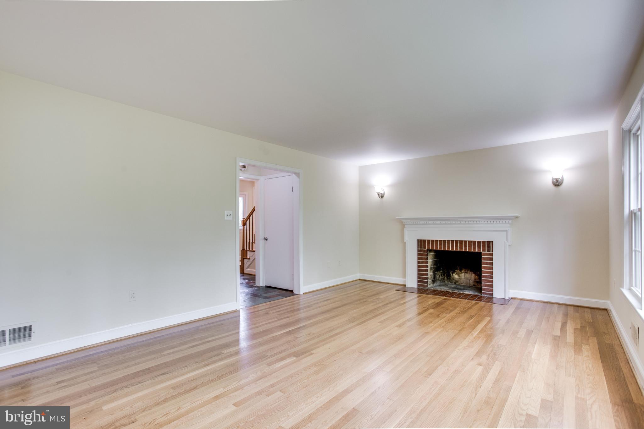 MONTROSE WOODS - Residential