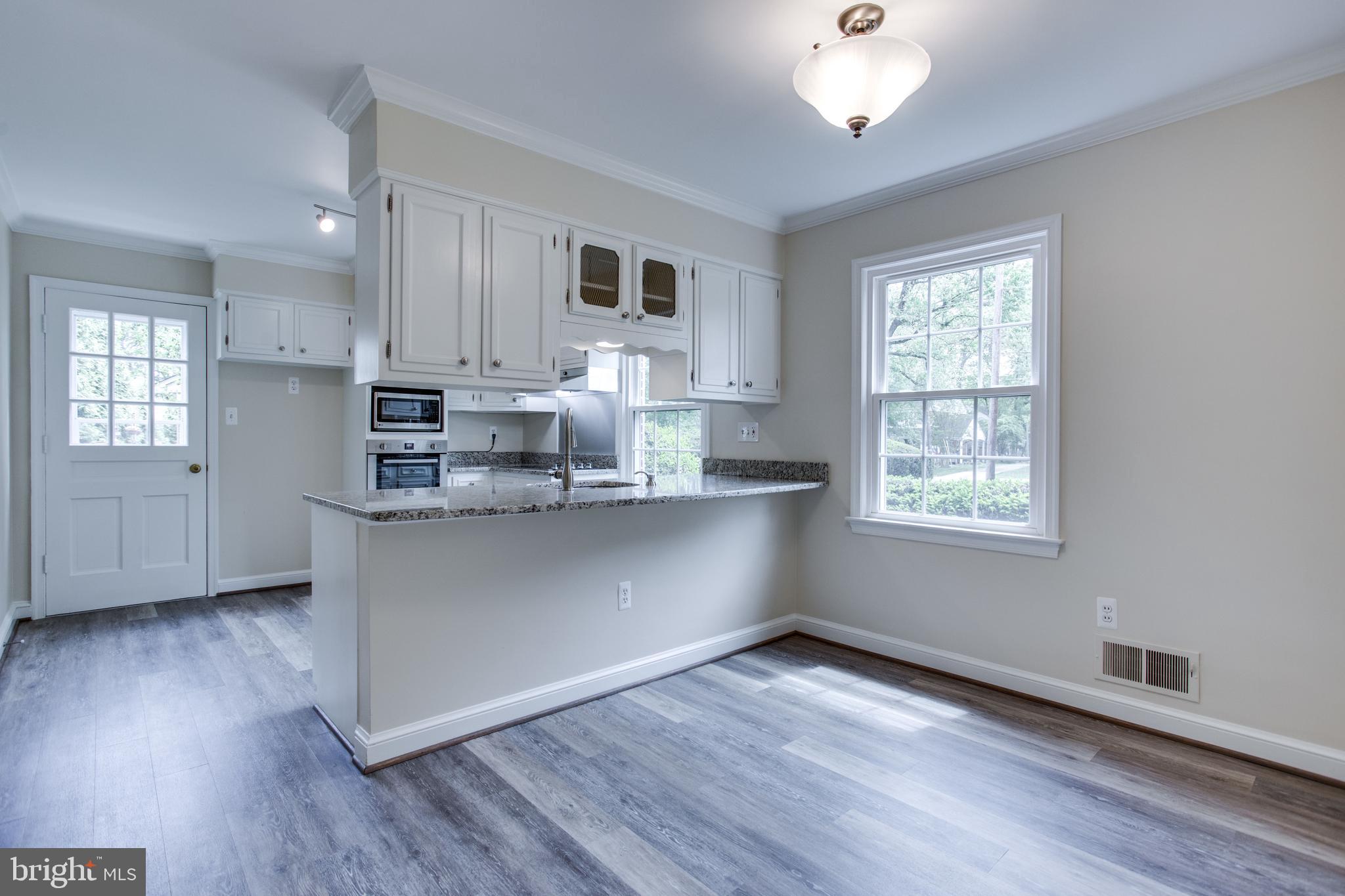 MONTROSE WOODS - Residential