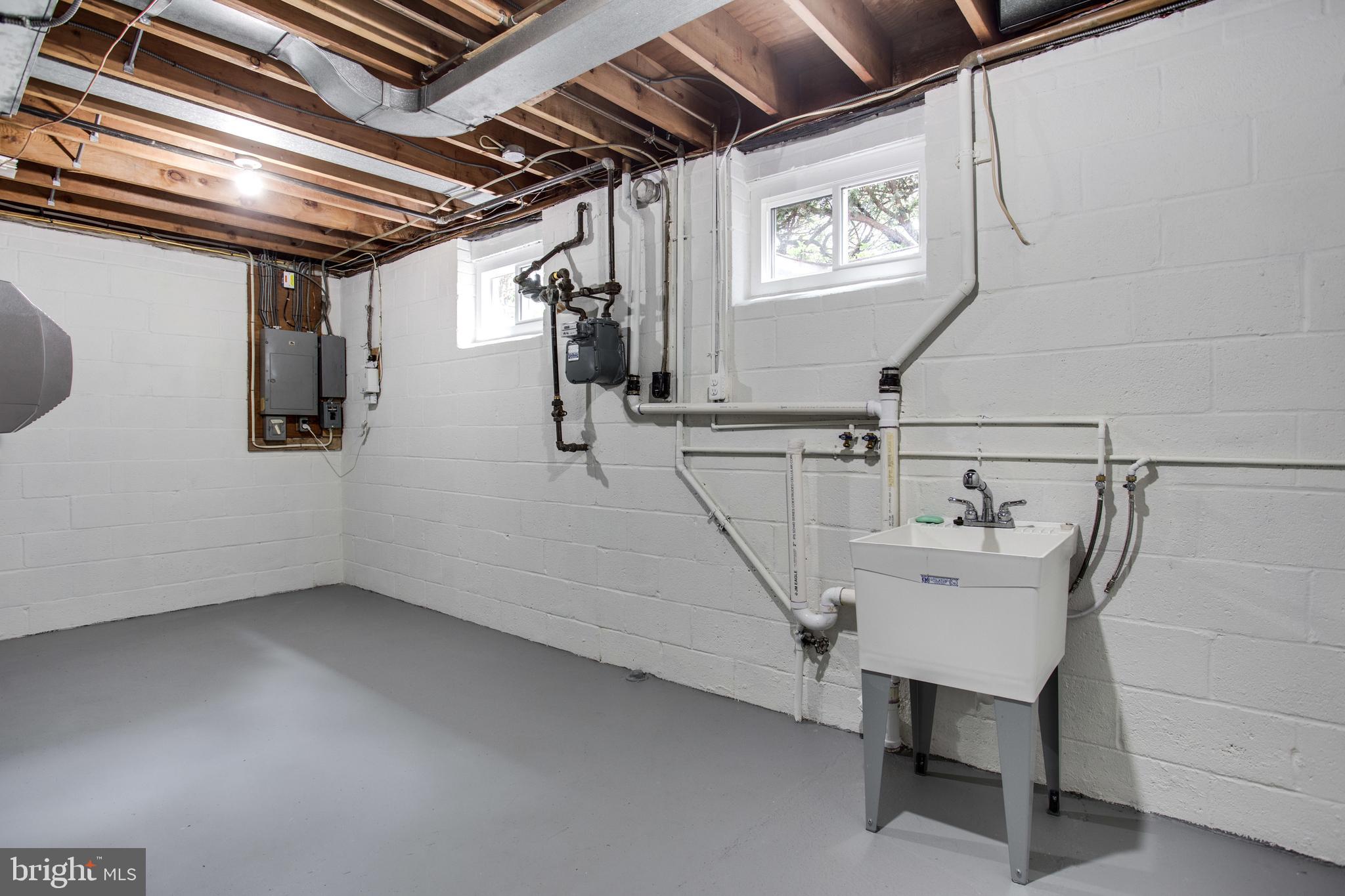 MONTROSE WOODS - Residential