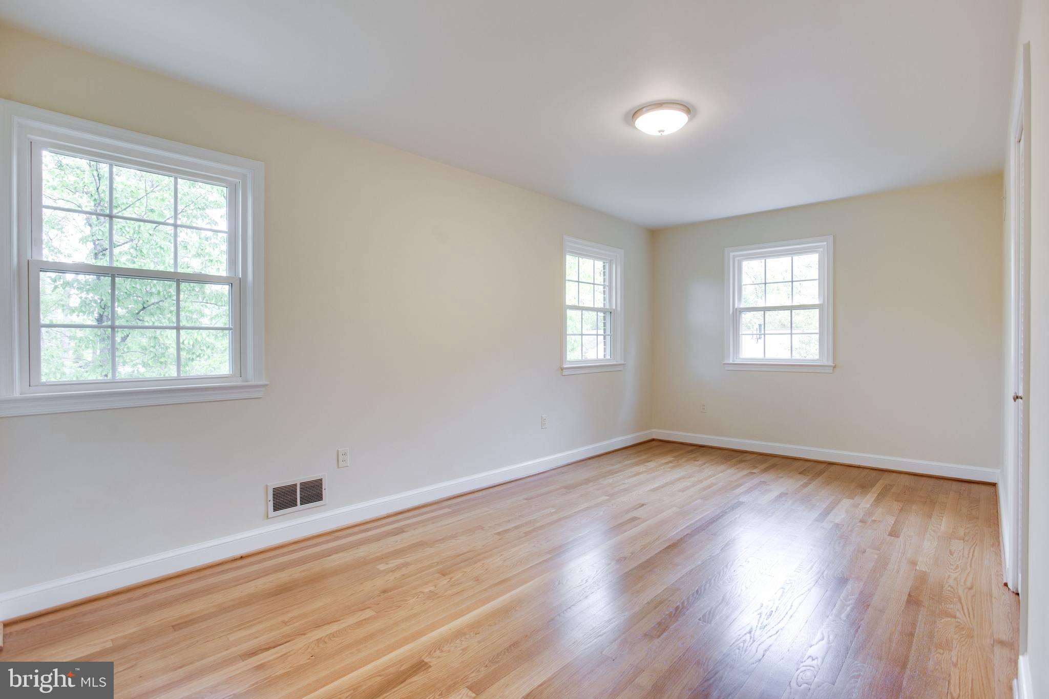 MONTROSE WOODS - Residential