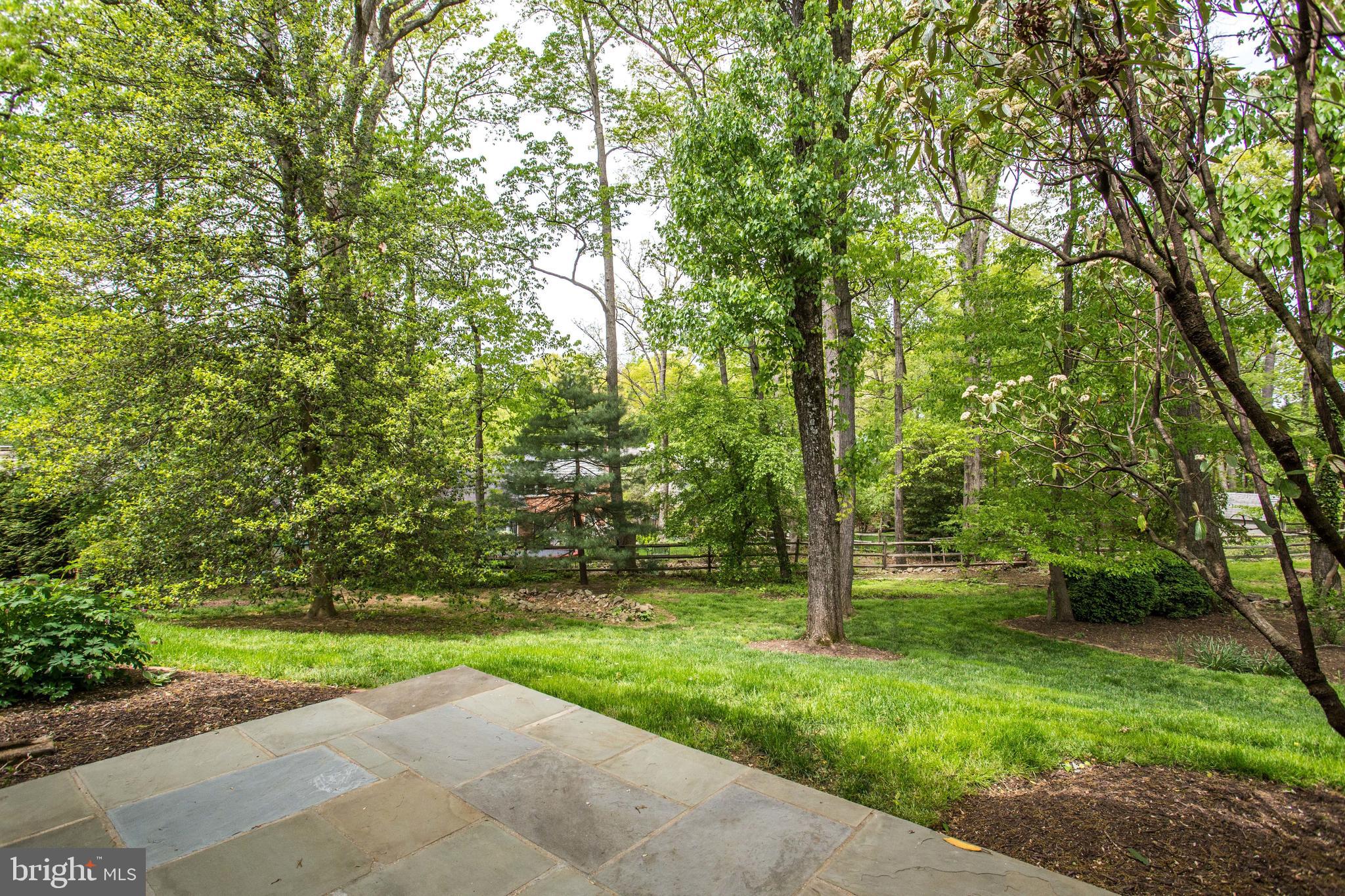 MONTROSE WOODS - Residential