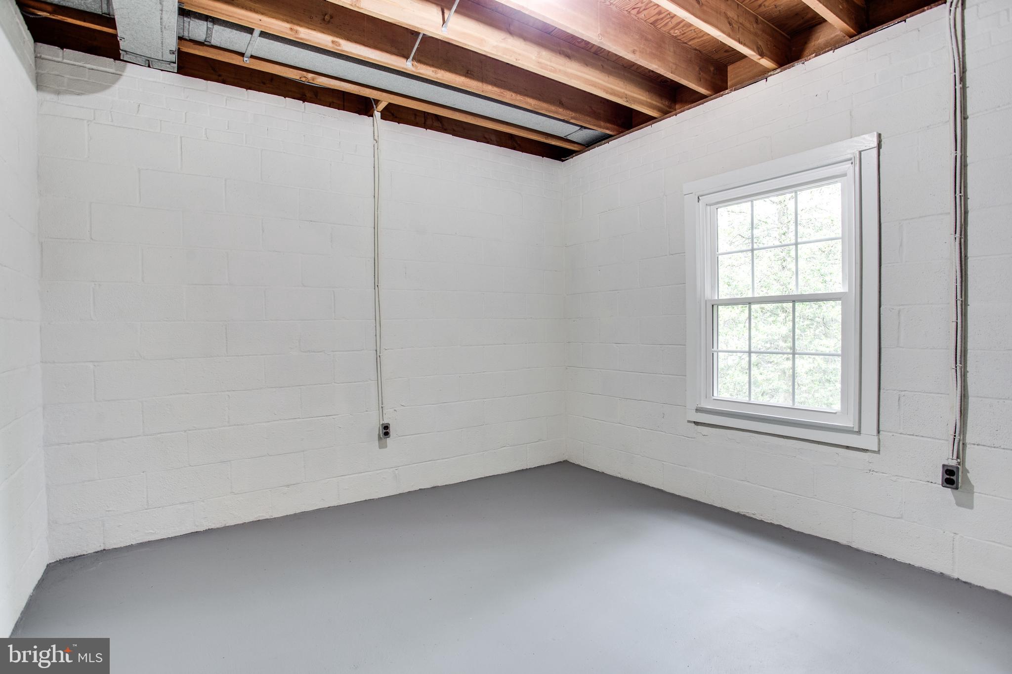 MONTROSE WOODS - Residential