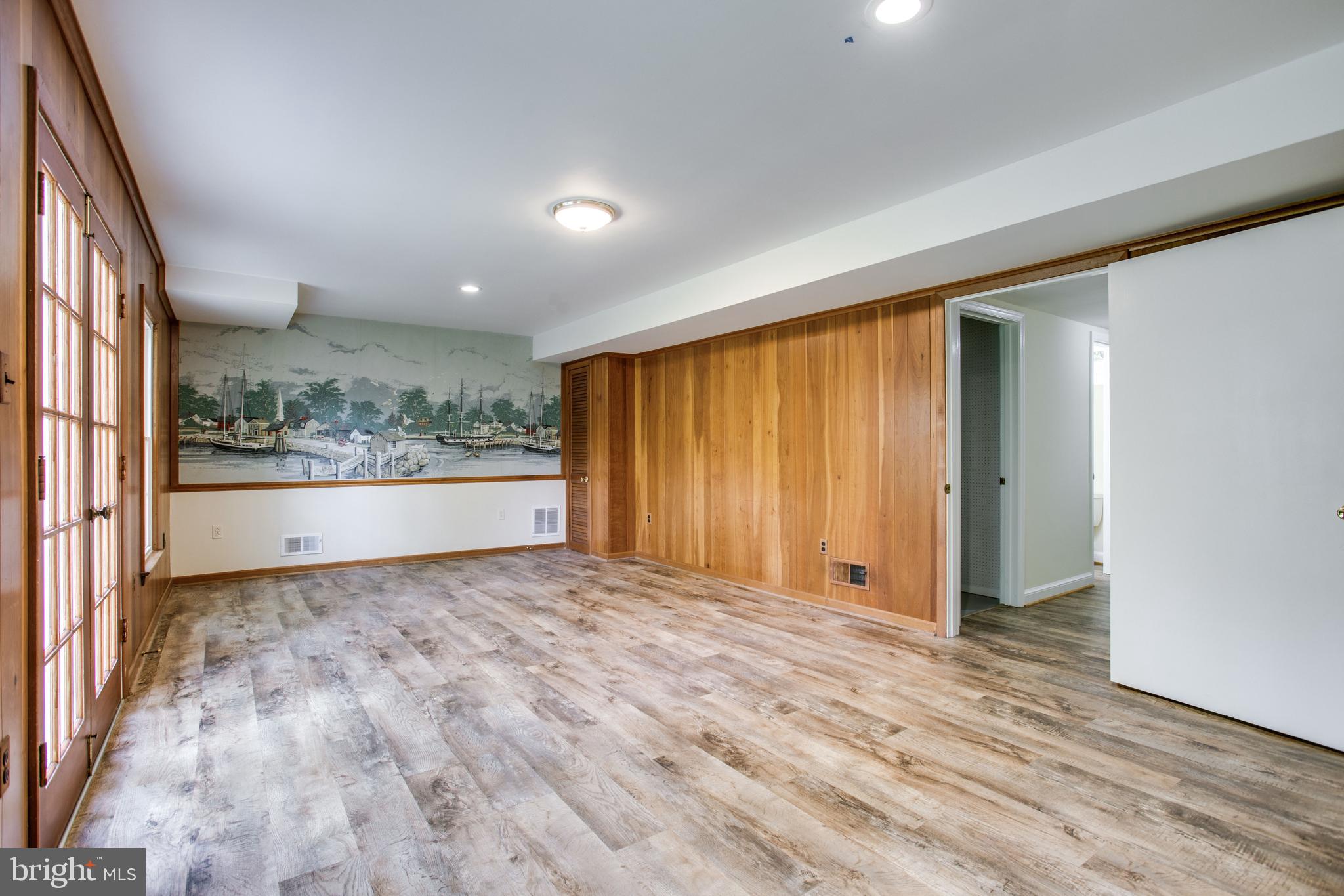 MONTROSE WOODS - Residential