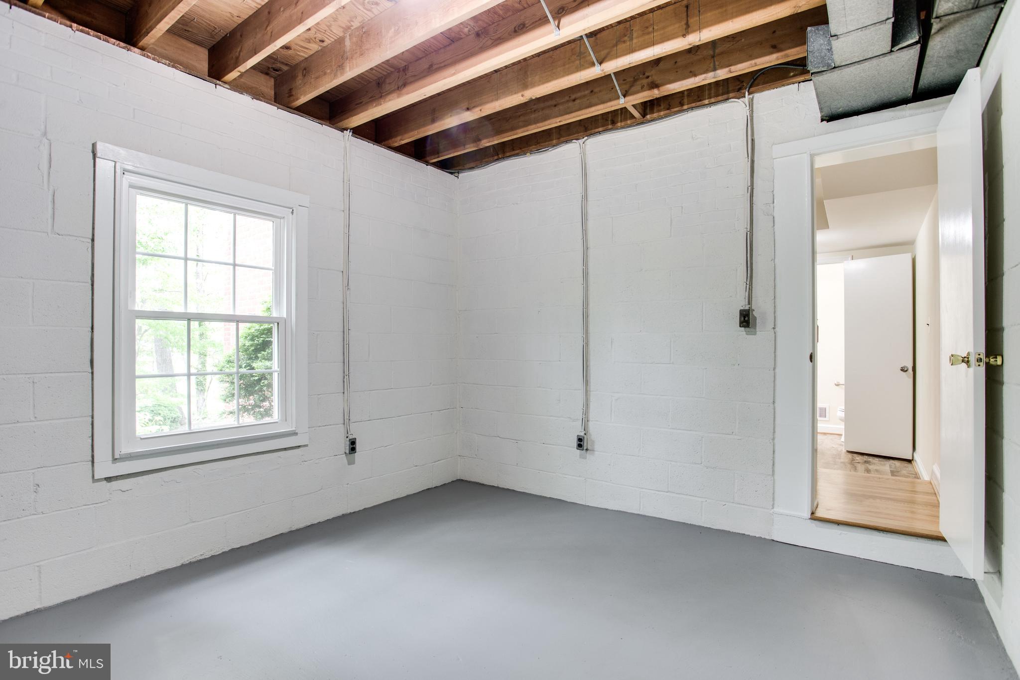 MONTROSE WOODS - Residential