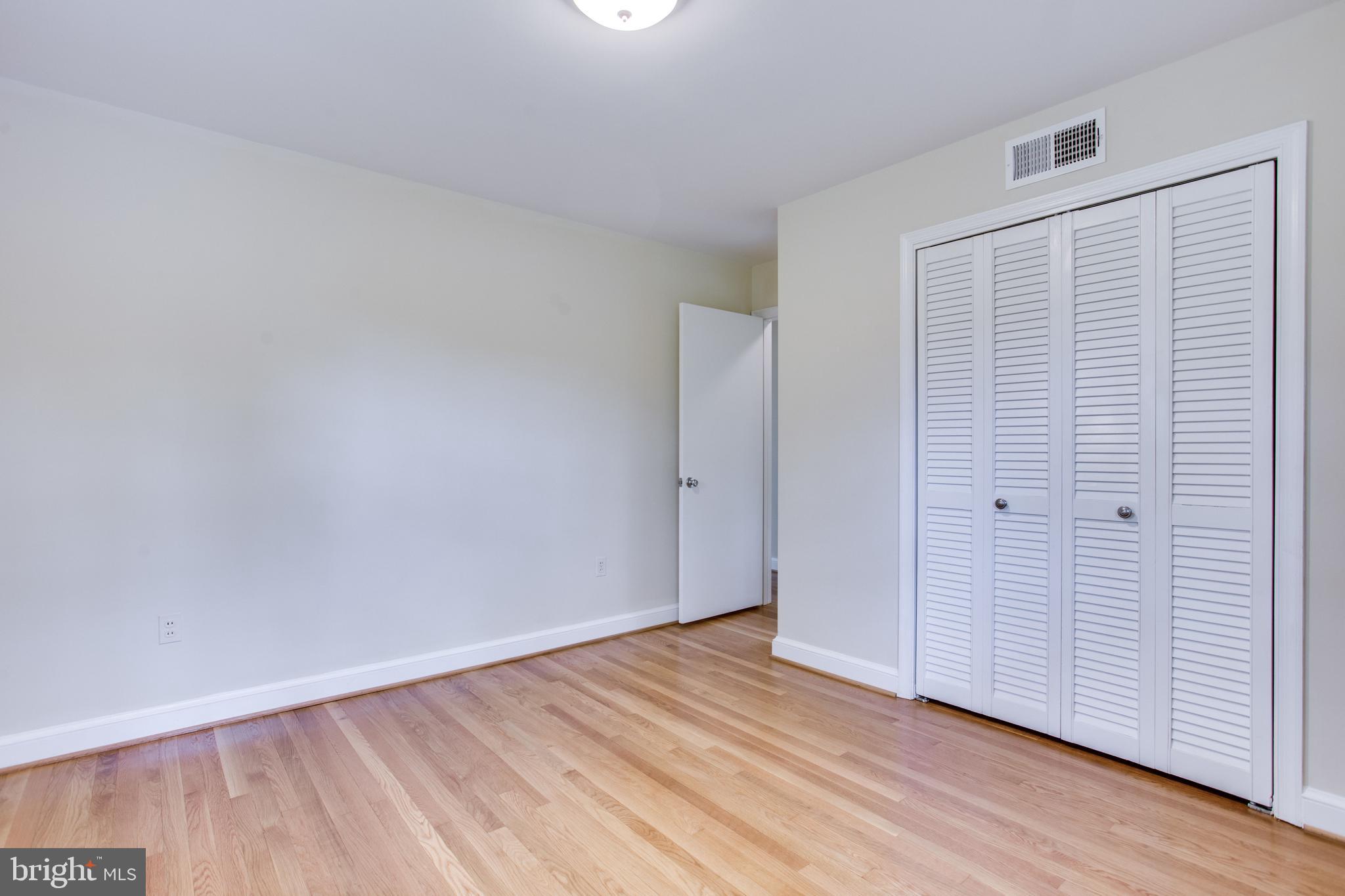 MONTROSE WOODS - Residential