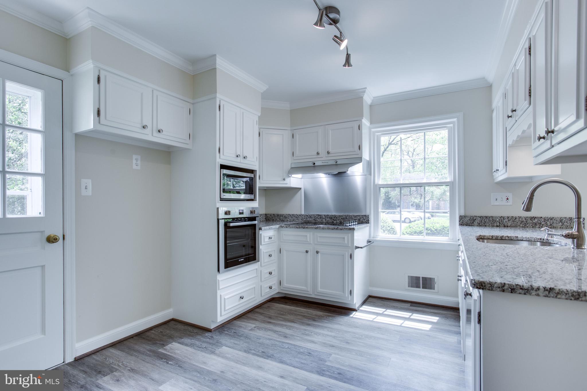 MONTROSE WOODS - Residential