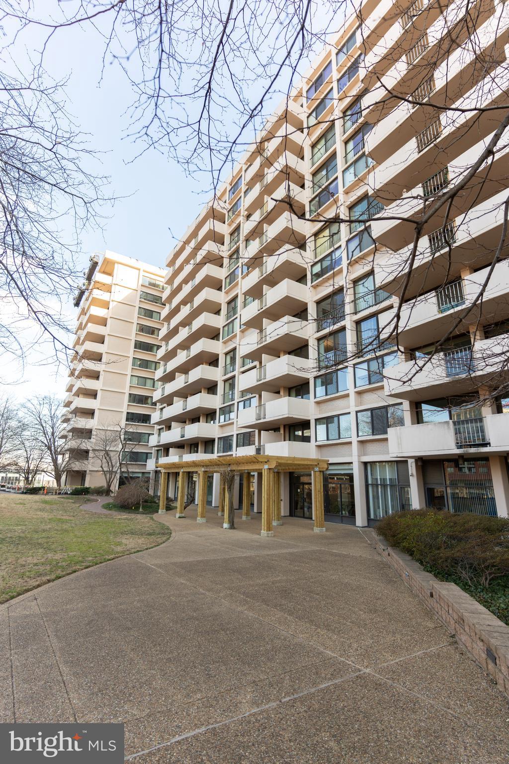 4141 N HENDERSON ROAD 1116