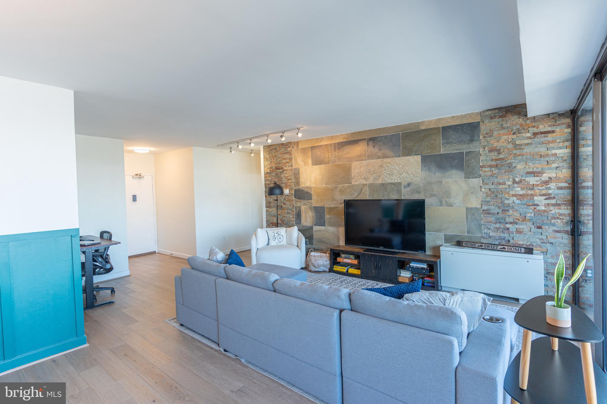 4141 N HENDERSON ROAD 1116