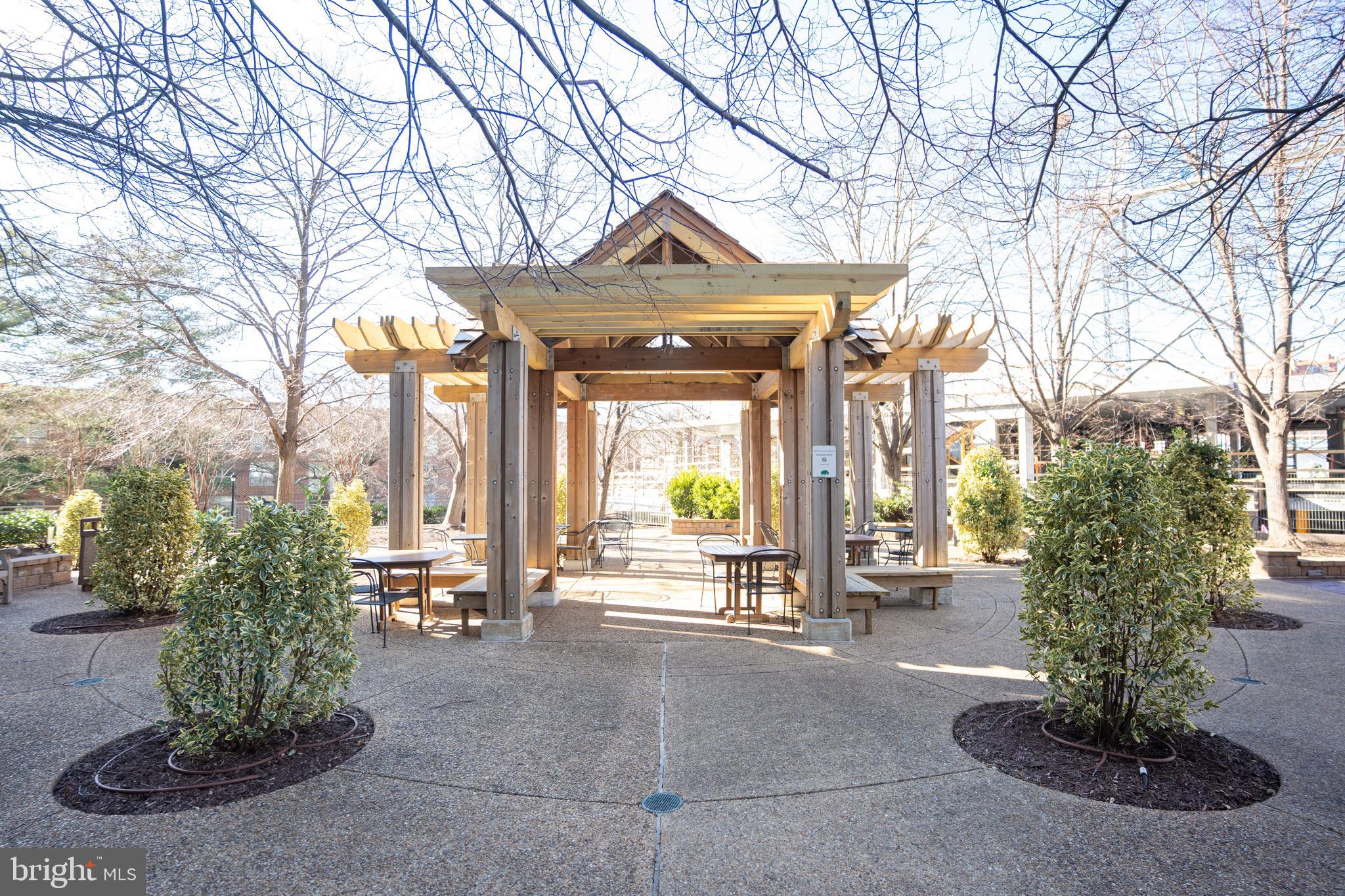 HYDE PARK - Residential