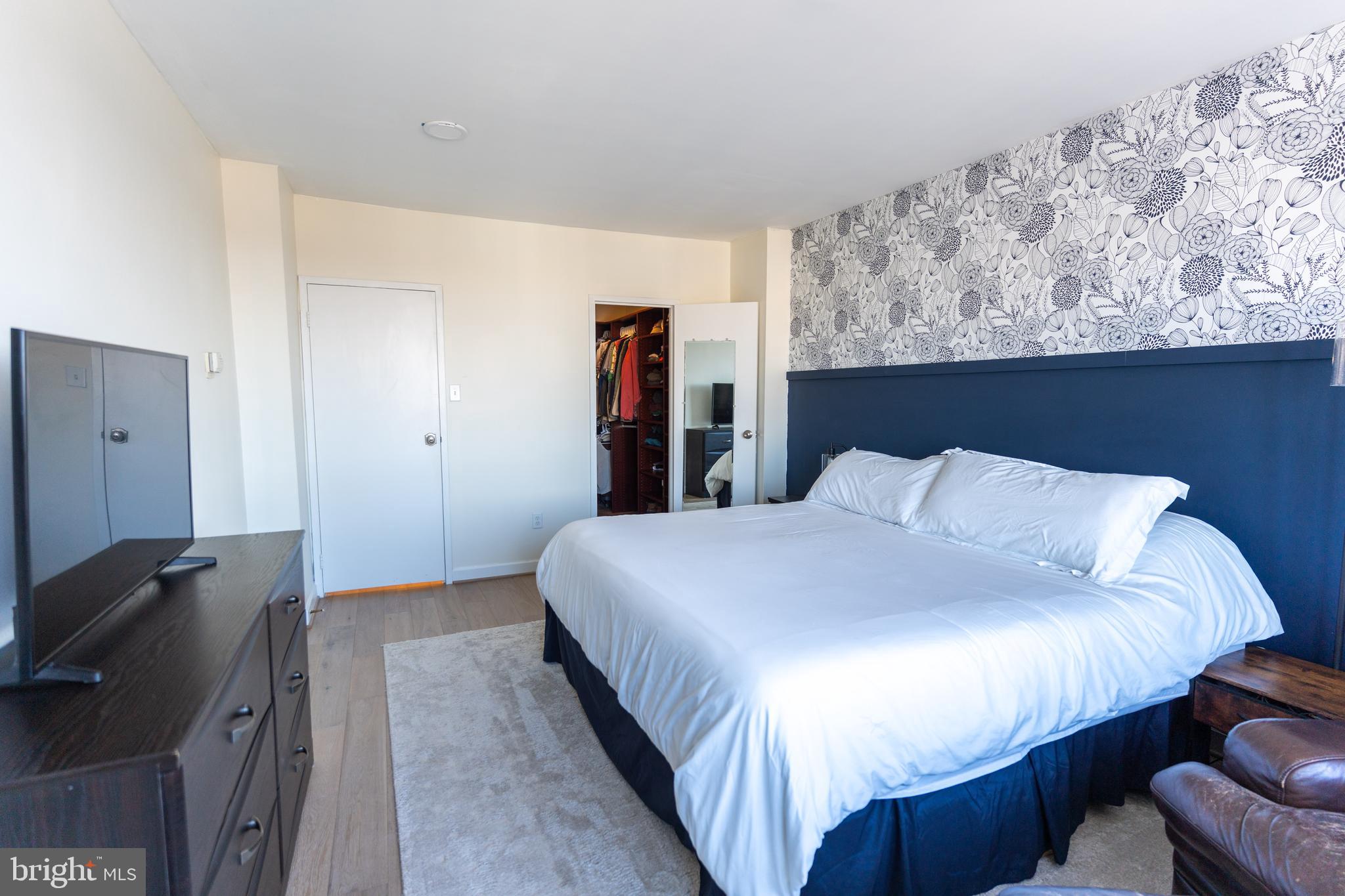 HYDE PARK - Residential