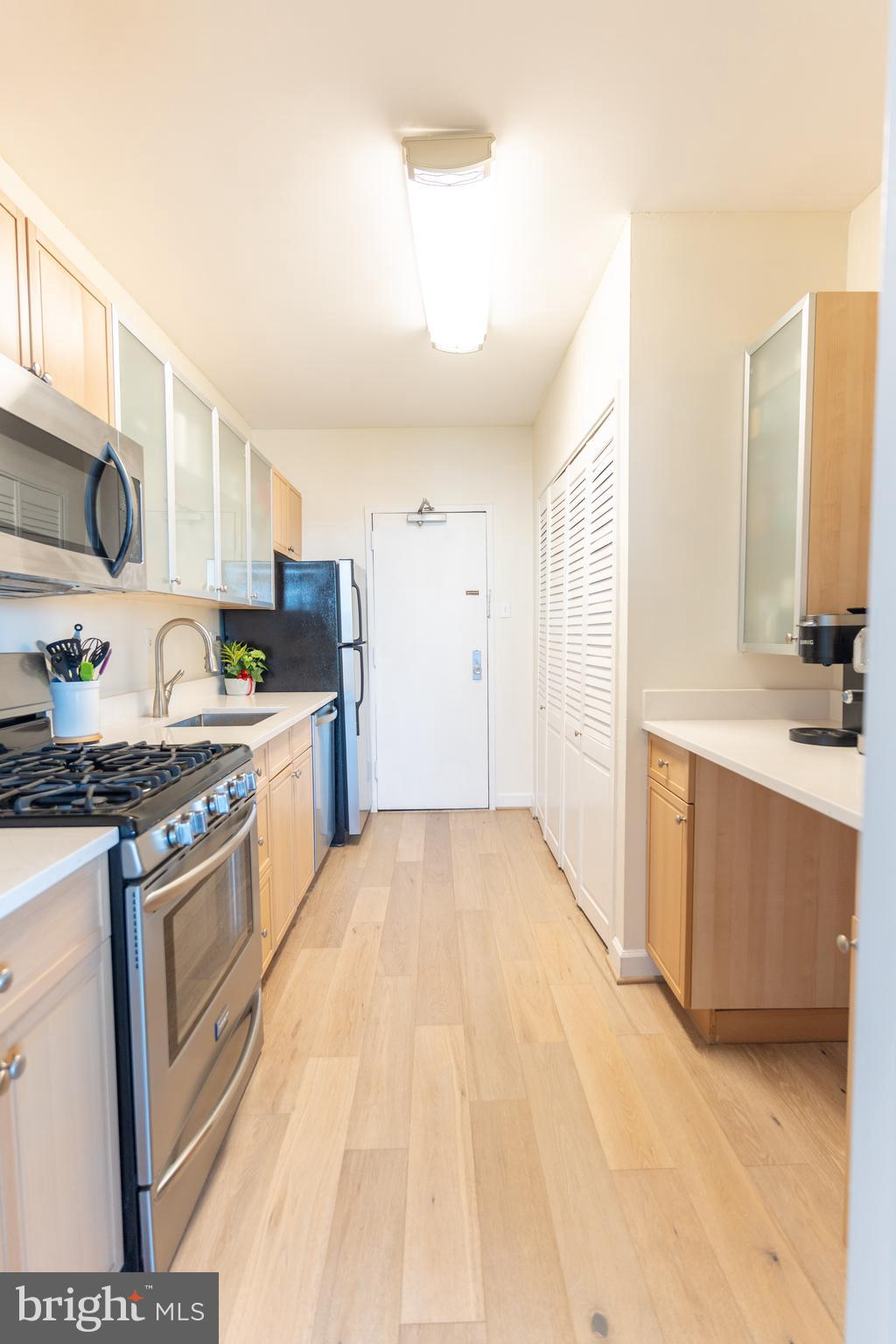 HYDE PARK - Residential