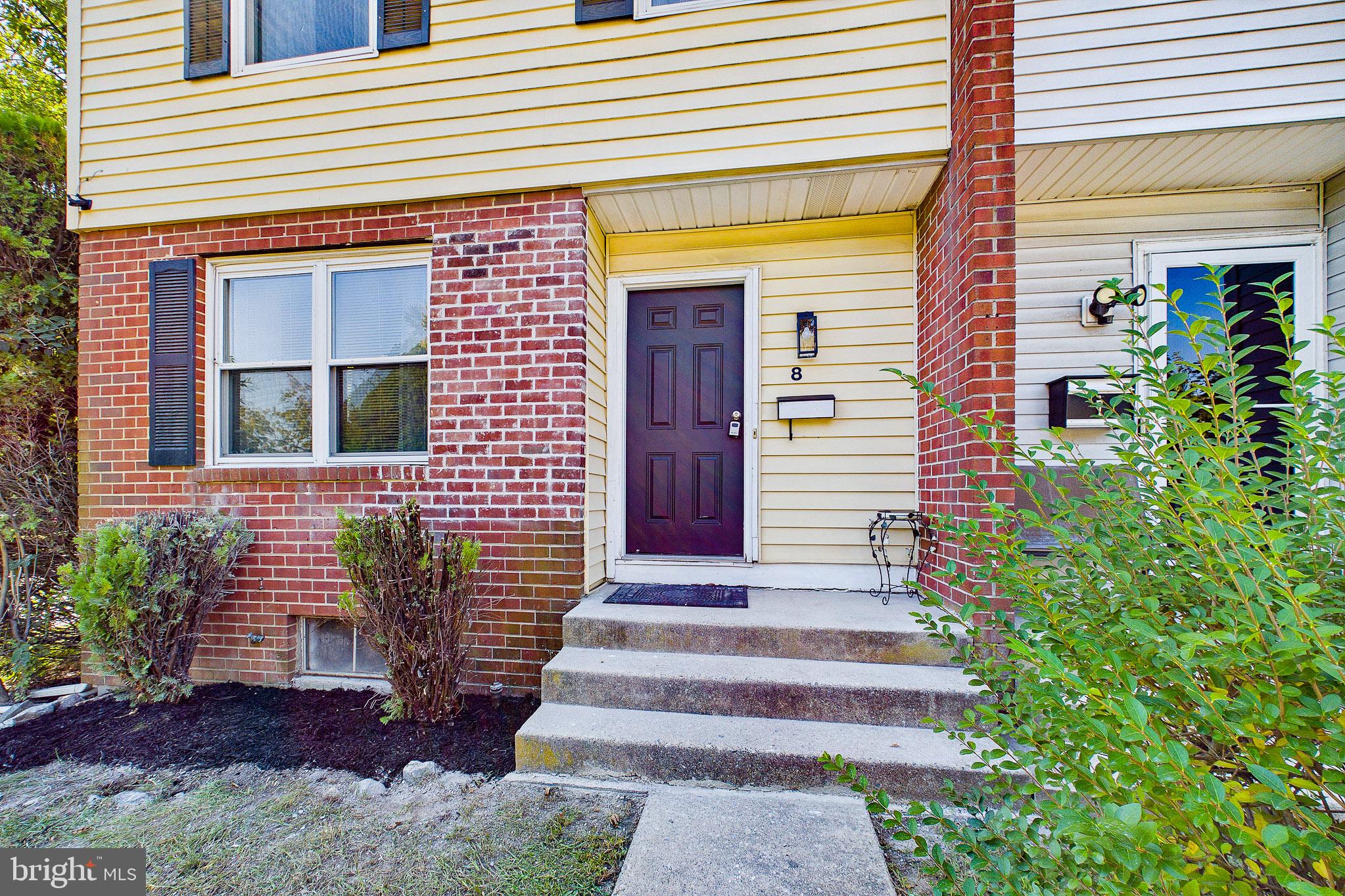 8 BRISTOL WAY