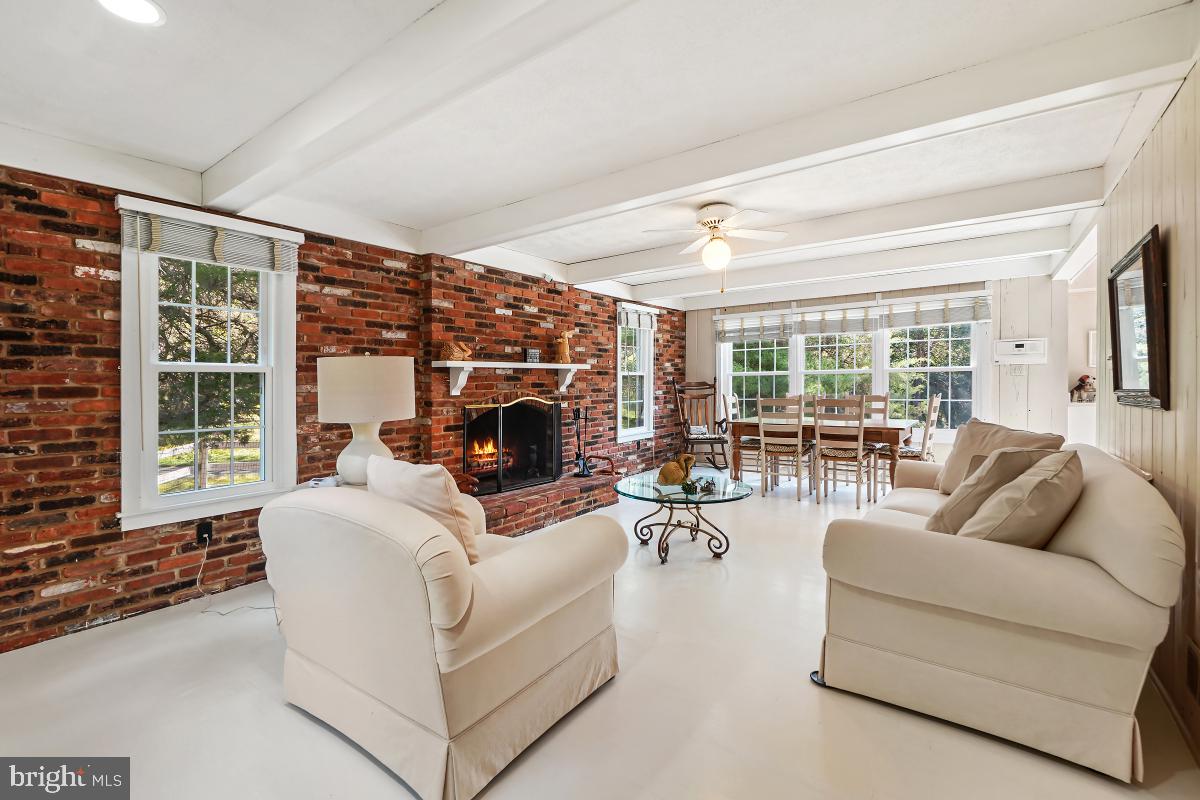 DARNESTOWN OUTSIDE - Residential